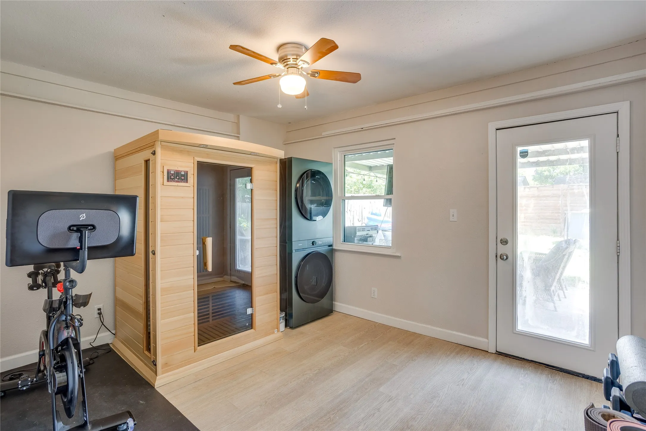 Single Family Residence For Sale in Tarrant County , 435 Pearl Street, Keller, Texas 76248, 3 Bedroom, 2 Bathroom, Garage spaces, 1,664 Sqft, built in 1979, mls#21338577, Real Estate Agent in Keller, Homes For Sale in Tarrant county, Homes For Sale in Keller, Realtor in Keller Texas, Real Estate Brokerage Independent Realty Texas, Luminita Cordes Realtor
