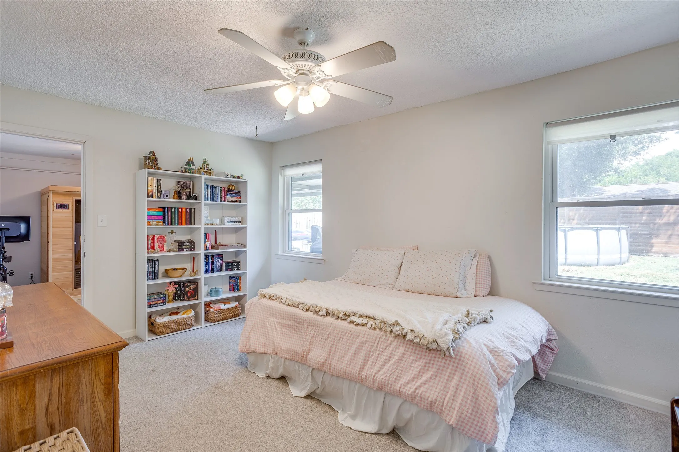 Single Family Residence For Sale in Tarrant County , 435 Pearl Street, Keller, Texas 76248, 3 Bedroom, 2 Bathroom, Garage spaces, 1,664 Sqft, built in 1979, mls#21338577, Real Estate Agent in Keller, Homes For Sale in Tarrant county, Homes For Sale in Keller, Realtor in Keller Texas, Real Estate Brokerage Independent Realty Texas, Luminita Cordes Realtor