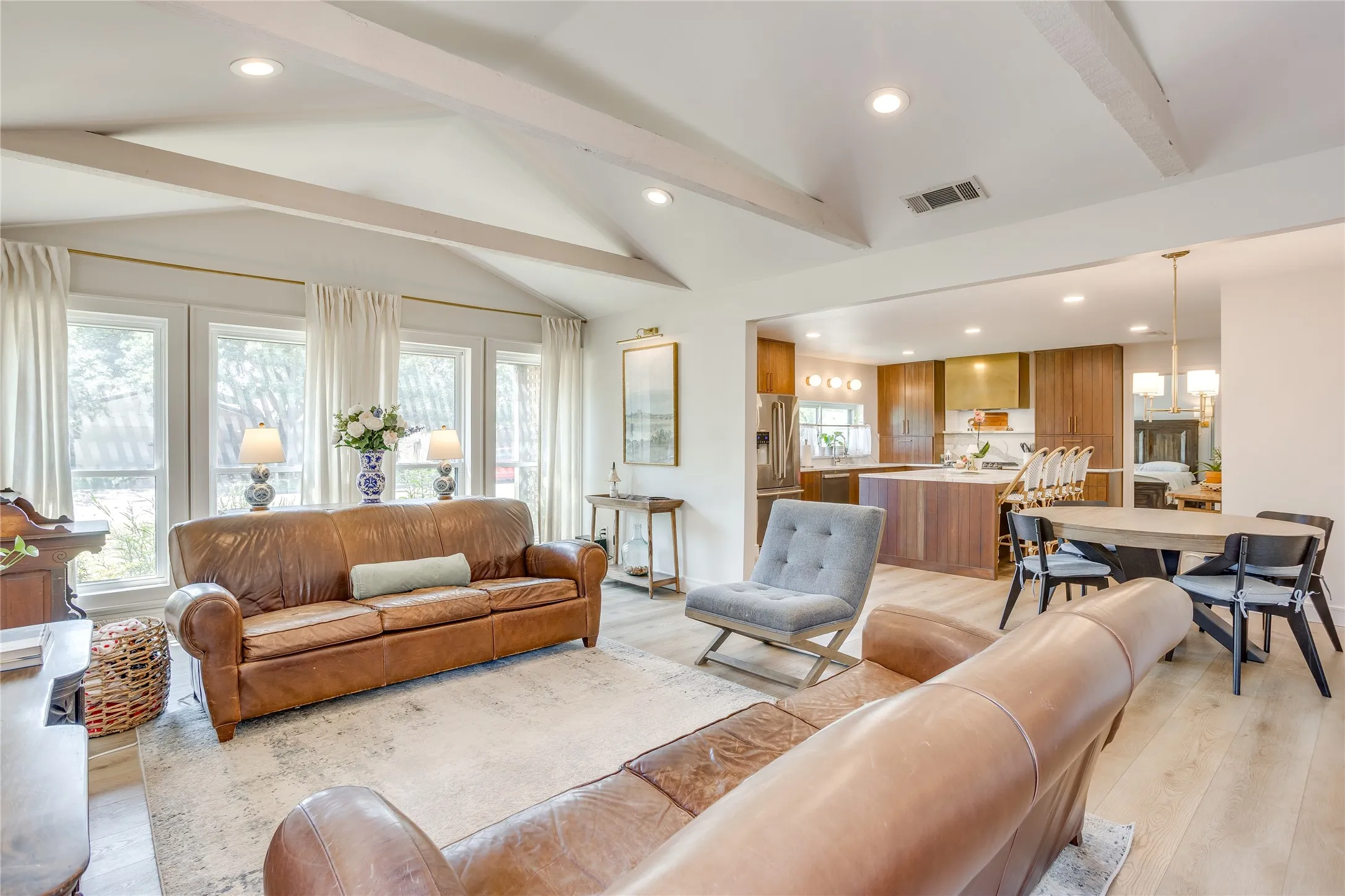 Single Family Residence For Sale in Tarrant County , 435 Pearl Street, Keller, Texas 76248, 3 Bedroom, 2 Bathroom, Garage spaces, 1,664 Sqft, built in 1979, mls#21338577, Real Estate Agent in Keller, Homes For Sale in Tarrant county, Homes For Sale in Keller, Realtor in Keller Texas, Real Estate Brokerage Independent Realty Texas, Luminita Cordes Realtor