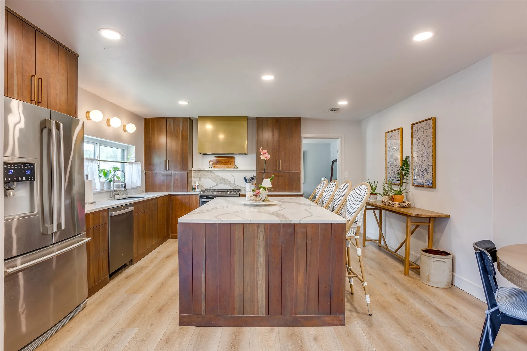 Single Family Residence For Sale in Tarrant County , 435 Pearl Street, Keller, Texas 76248, 3 Bedroom, 2 Bathroom, Garage spaces, 1,664 Sqft, built in 1979, mls#21338577, Real Estate Agent in Keller, Homes For Sale in Tarrant county, Homes For Sale in Keller, Realtor in Keller Texas, Real Estate Brokerage Independent Realty Texas, Luminita Cordes Realtor