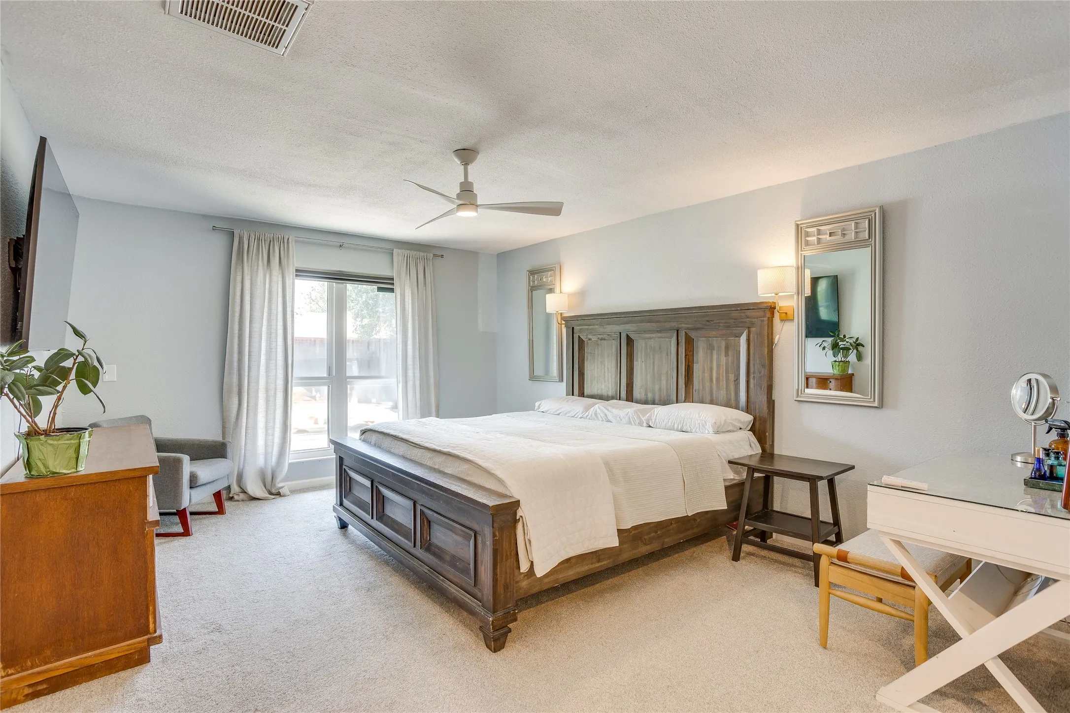 Single Family Residence For Sale in Tarrant County , 435 Pearl Street, Keller, Texas 76248, 3 Bedroom, 2 Bathroom, Garage spaces, 1,664 Sqft, built in 1979, mls#21338577, Real Estate Agent in Keller, Homes For Sale in Tarrant county, Homes For Sale in Keller, Realtor in Keller Texas, Real Estate Brokerage Independent Realty Texas, Luminita Cordes Realtor