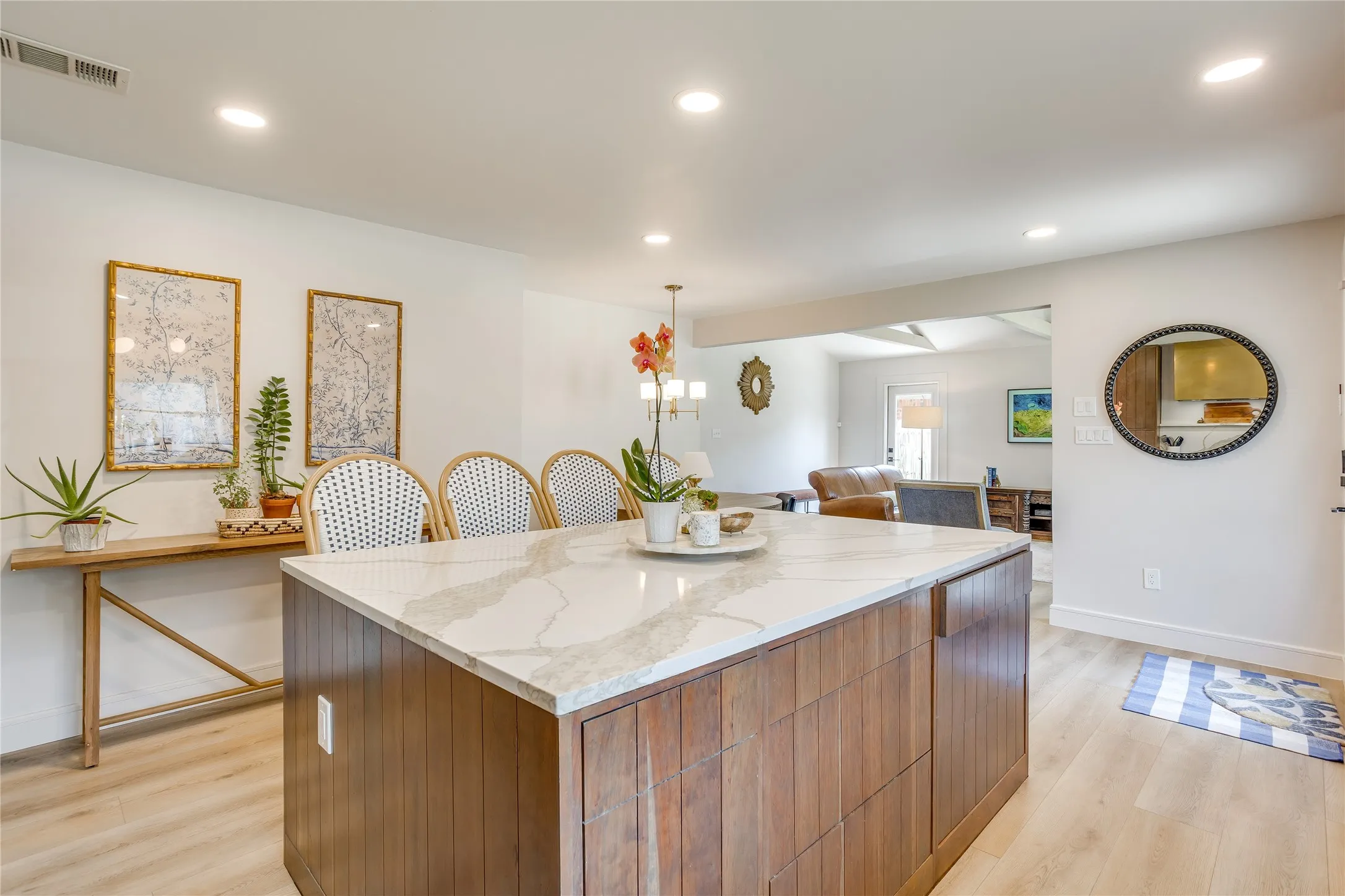 Single Family Residence For Sale in Tarrant County , 435 Pearl Street, Keller, Texas 76248, 3 Bedroom, 2 Bathroom, Garage spaces, 1,664 Sqft, built in 1979, mls#21338577, Real Estate Agent in Keller, Homes For Sale in Tarrant county, Homes For Sale in Keller, Realtor in Keller Texas, Real Estate Brokerage Independent Realty Texas, Luminita Cordes Realtor