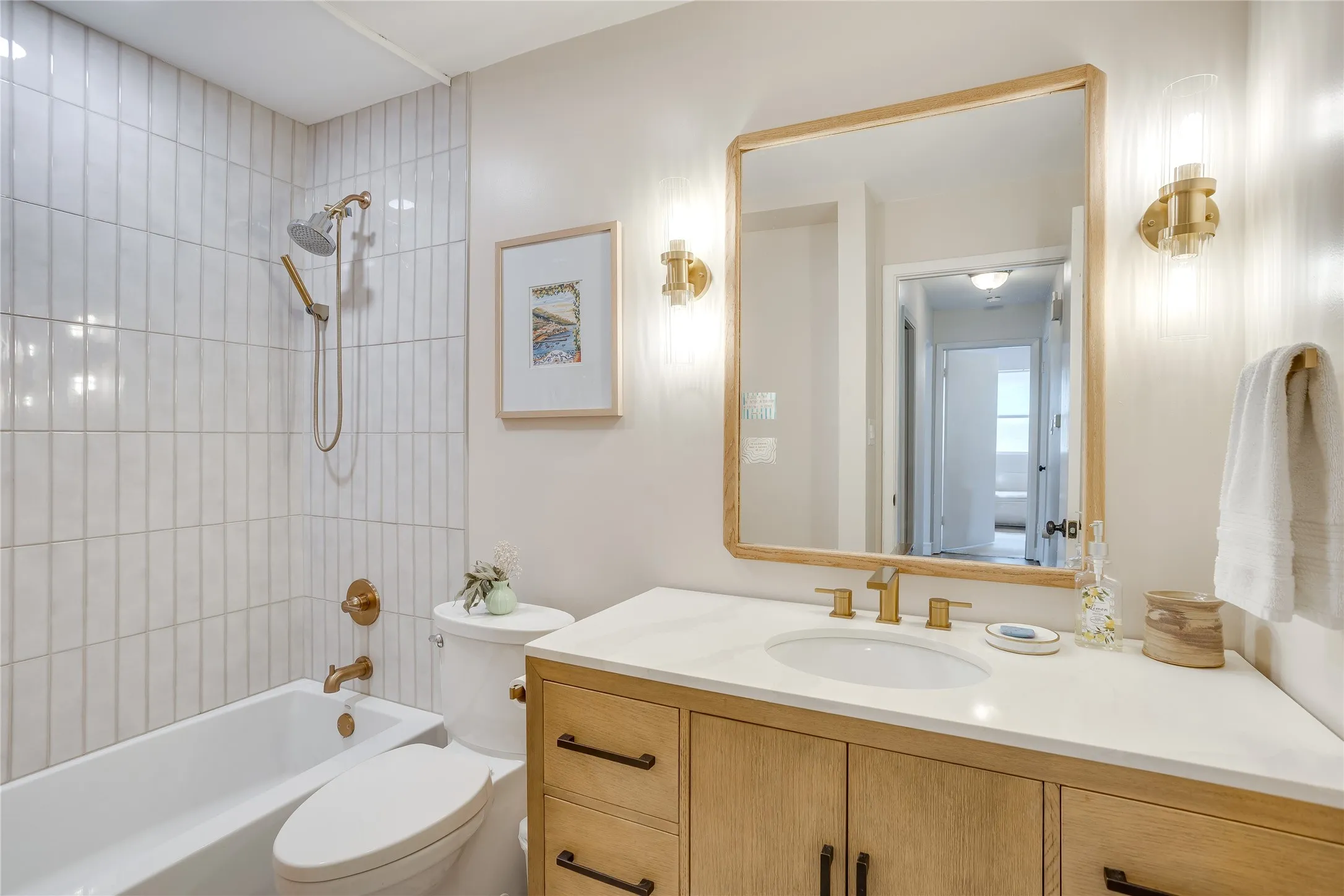 Single Family Residence For Sale in Tarrant County , 435 Pearl Street, Keller, Texas 76248, 3 Bedroom, 2 Bathroom, Garage spaces, 1,664 Sqft, built in 1979, mls#21338577, Real Estate Agent in Keller, Homes For Sale in Tarrant county, Homes For Sale in Keller, Realtor in Keller Texas, Real Estate Brokerage Independent Realty Texas, Luminita Cordes Realtor