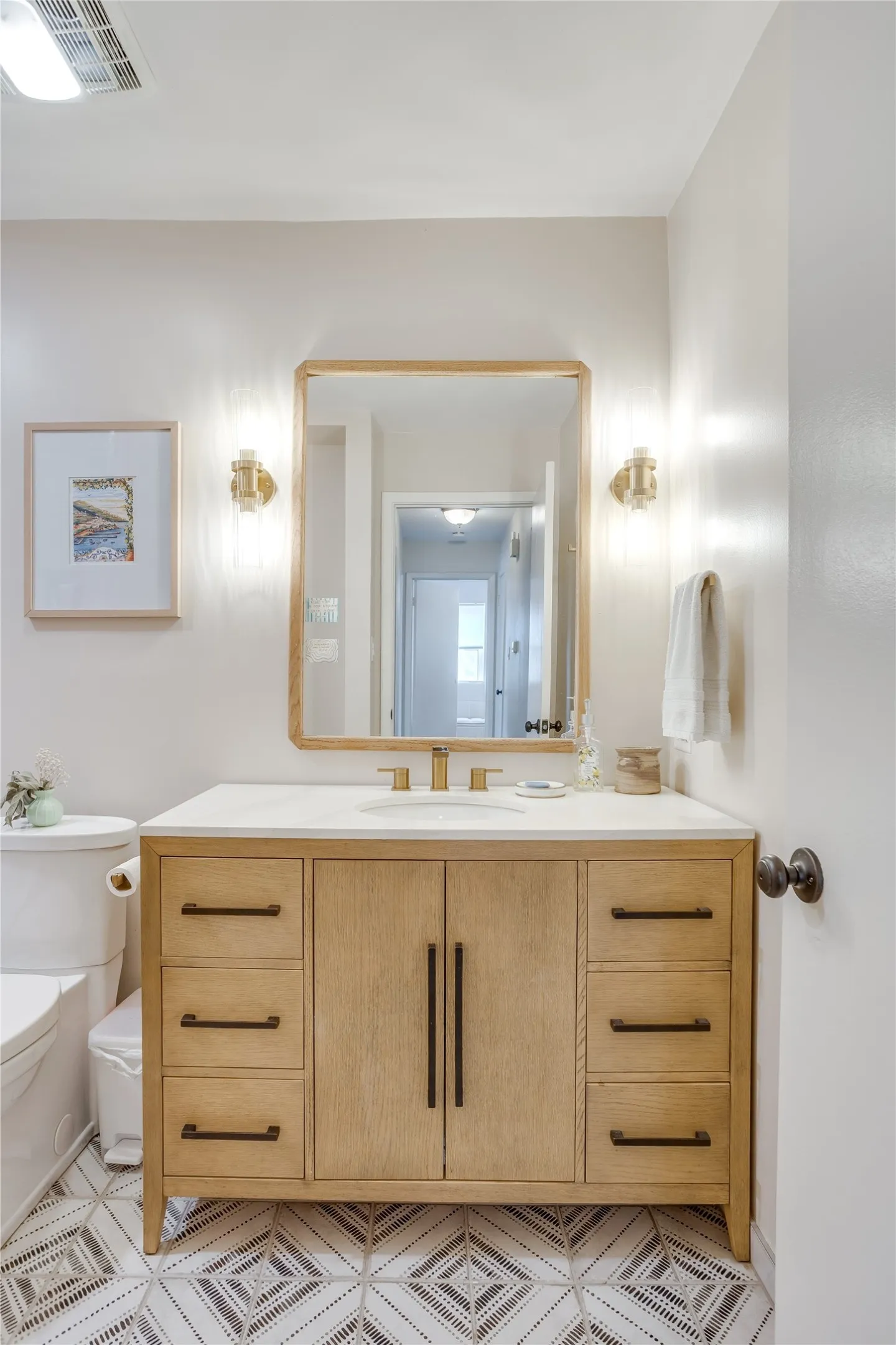 Single Family Residence For Sale in Tarrant County , 435 Pearl Street, Keller, Texas 76248, 3 Bedroom, 2 Bathroom, Garage spaces, 1,664 Sqft, built in 1979, mls#21338577, Real Estate Agent in Keller, Homes For Sale in Tarrant county, Homes For Sale in Keller, Realtor in Keller Texas, Real Estate Brokerage Independent Realty Texas, Luminita Cordes Realtor