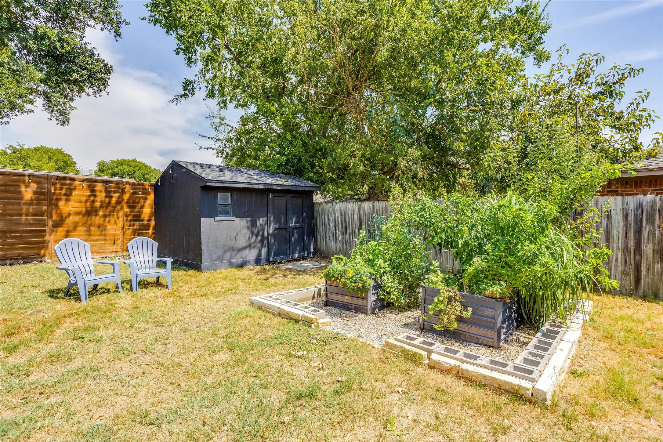 Single Family Residence For Sale in Tarrant County , 435 Pearl Street, Keller, Texas 76248, 3 Bedroom, 2 Bathroom, Garage spaces, 1,664 Sqft, built in 1979, mls#21338577, Real Estate Agent in Keller, Homes For Sale in Tarrant county, Homes For Sale in Keller, Realtor in Keller Texas, Real Estate Brokerage Independent Realty Texas, Luminita Cordes Realtor