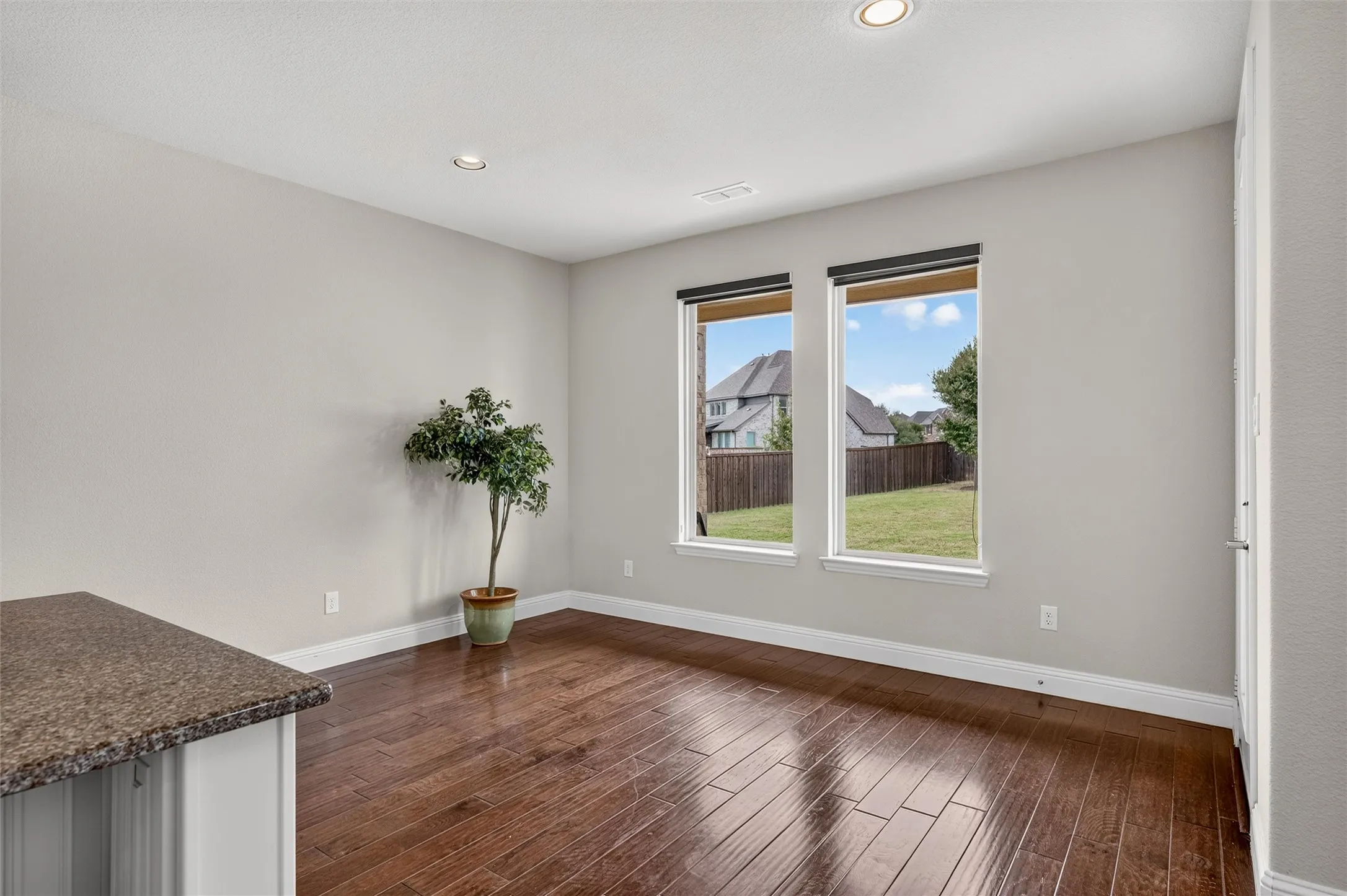 Single Family Residence For Sale in Collin County , 7505 River Park Drive, Mc Kinney, Texas 75071, 6 Bedroom, 4 Bathroom, 3 Garage spaces, 4,402 Sqft, built in 2017, mls#21372515, Real Estate Agent in Mc Kinney, Homes For Sale in Collin county, Homes For Sale in Mc Kinney, Realtor in Mc Kinney Texas, Real Estate Brokerage Independent Realty Texas, Luminita Cordes Realtor