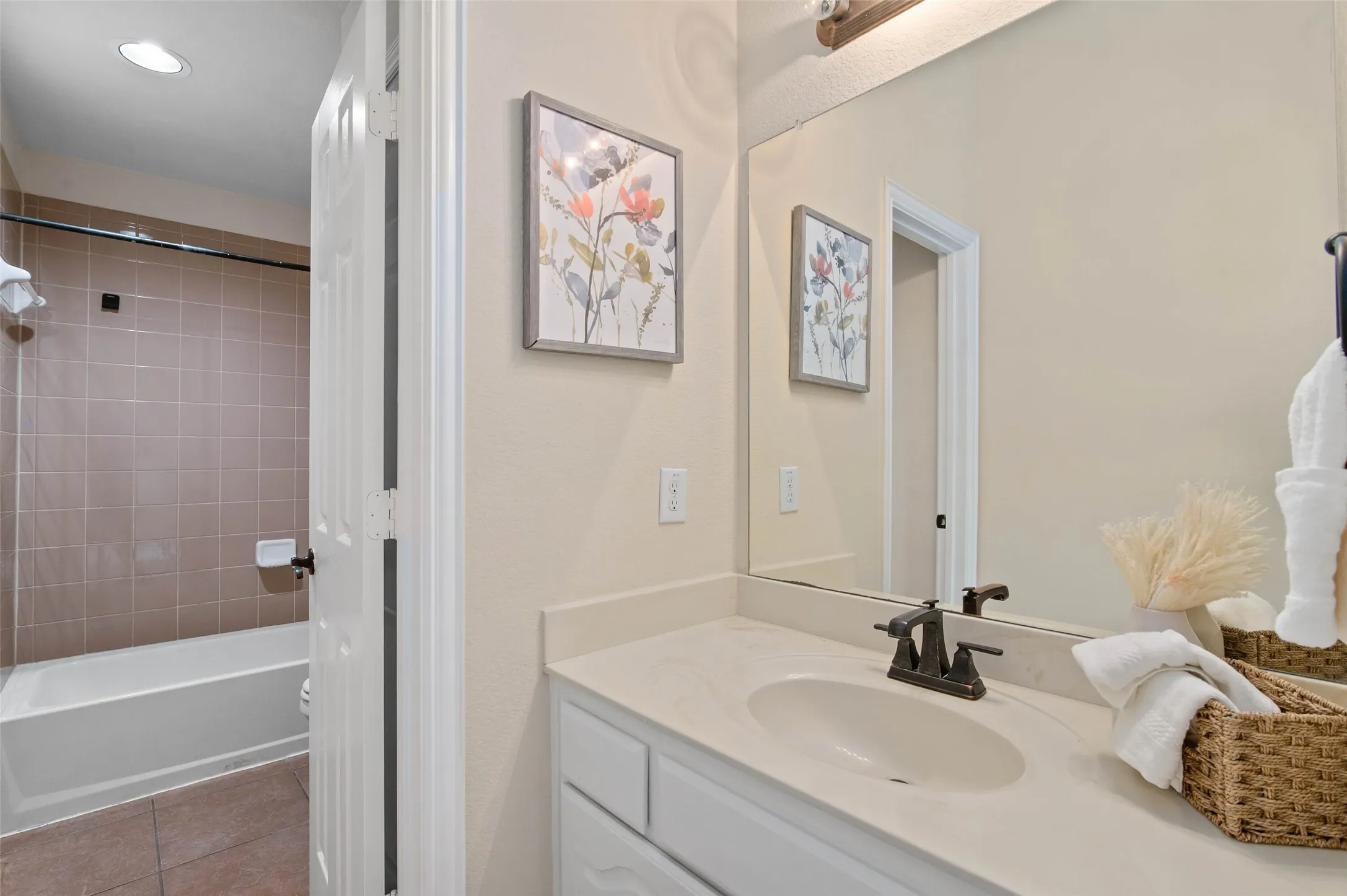 Single Family Residence For Sale in Denton County , 3072 Brianna Drive, Frisco, Texas 75033, 5 Bedroom, 4 Bathroom, 2 Garage spaces, 4,299 Sqft, built in 2015, mls#21372516, Real Estate Agent in Frisco, Homes For Sale in Denton county, Homes For Sale in Frisco, Realtor in Frisco Texas, Real Estate Brokerage Independent Realty Texas, Luminita Cordes Realtor