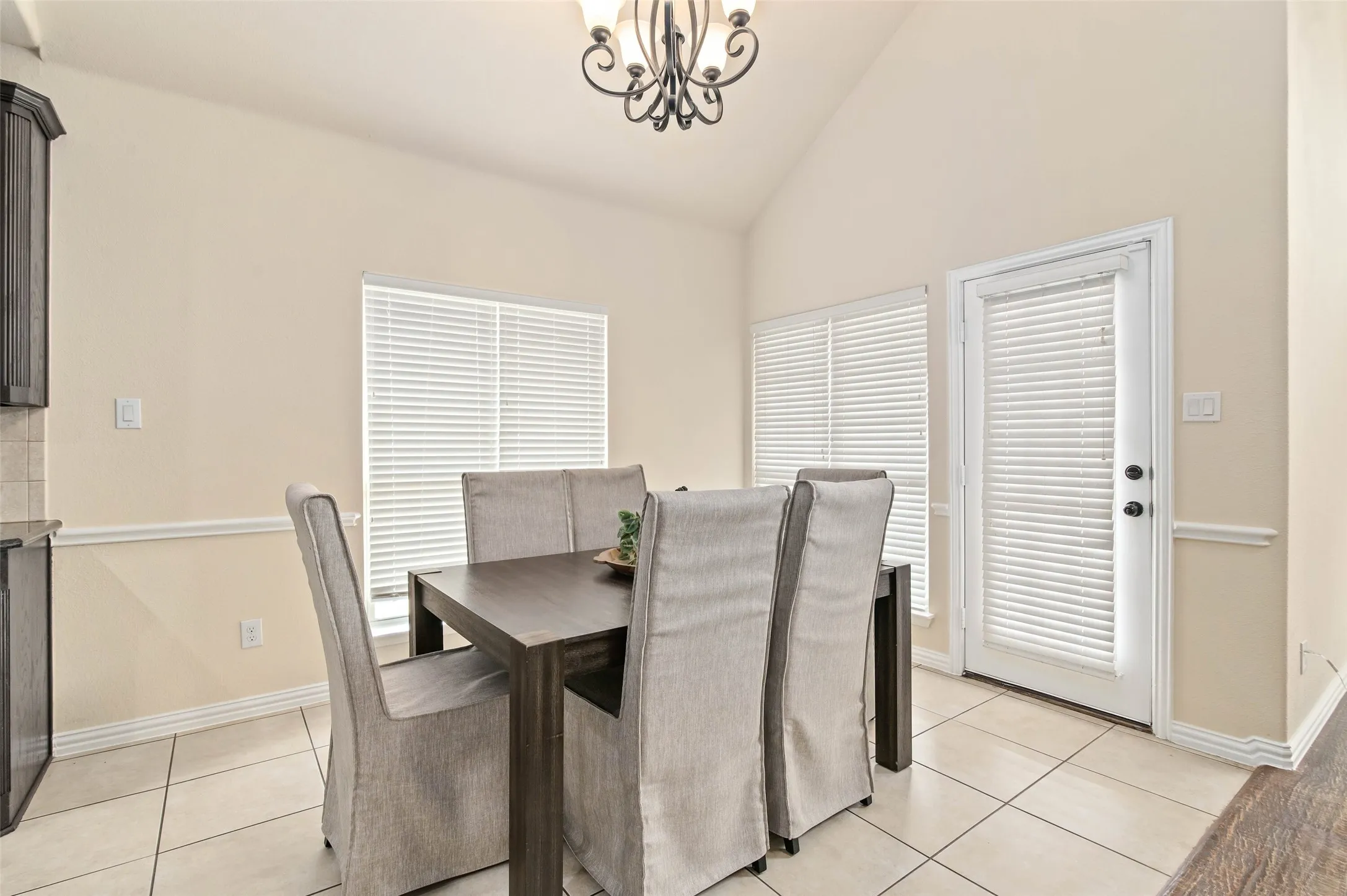 Single Family Residence For Sale in Denton County , 3072 Brianna Drive, Frisco, Texas 75033, 5 Bedroom, 4 Bathroom, 2 Garage spaces, 4,299 Sqft, built in 2015, mls#21372516, Real Estate Agent in Frisco, Homes For Sale in Denton county, Homes For Sale in Frisco, Realtor in Frisco Texas, Real Estate Brokerage Independent Realty Texas, Luminita Cordes Realtor