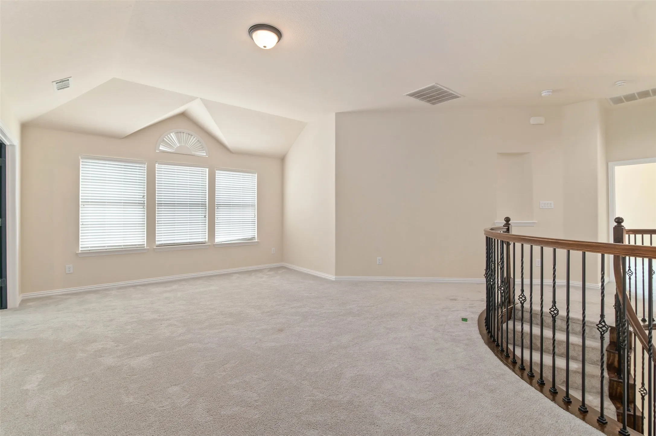 Single Family Residence For Sale in Denton County , 3072 Brianna Drive, Frisco, Texas 75033, 5 Bedroom, 4 Bathroom, 2 Garage spaces, 4,299 Sqft, built in 2015, mls#21372516, Real Estate Agent in Frisco, Homes For Sale in Denton county, Homes For Sale in Frisco, Realtor in Frisco Texas, Real Estate Brokerage Independent Realty Texas, Luminita Cordes Realtor