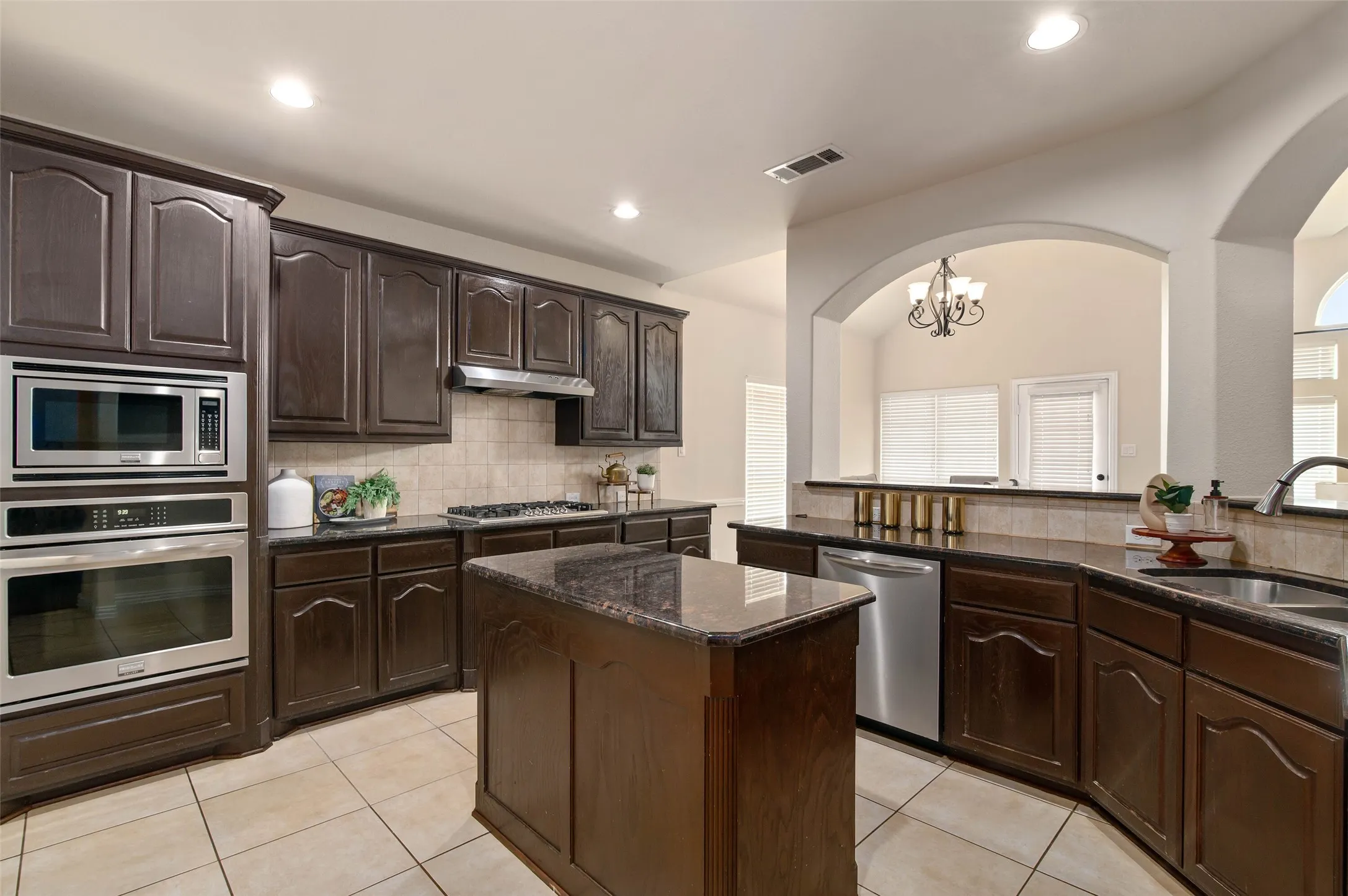 Single Family Residence For Sale in Denton County , 3072 Brianna Drive, Frisco, Texas 75033, 5 Bedroom, 4 Bathroom, 2 Garage spaces, 4,299 Sqft, built in 2015, mls#21372516, Real Estate Agent in Frisco, Homes For Sale in Denton county, Homes For Sale in Frisco, Realtor in Frisco Texas, Real Estate Brokerage Independent Realty Texas, Luminita Cordes Realtor