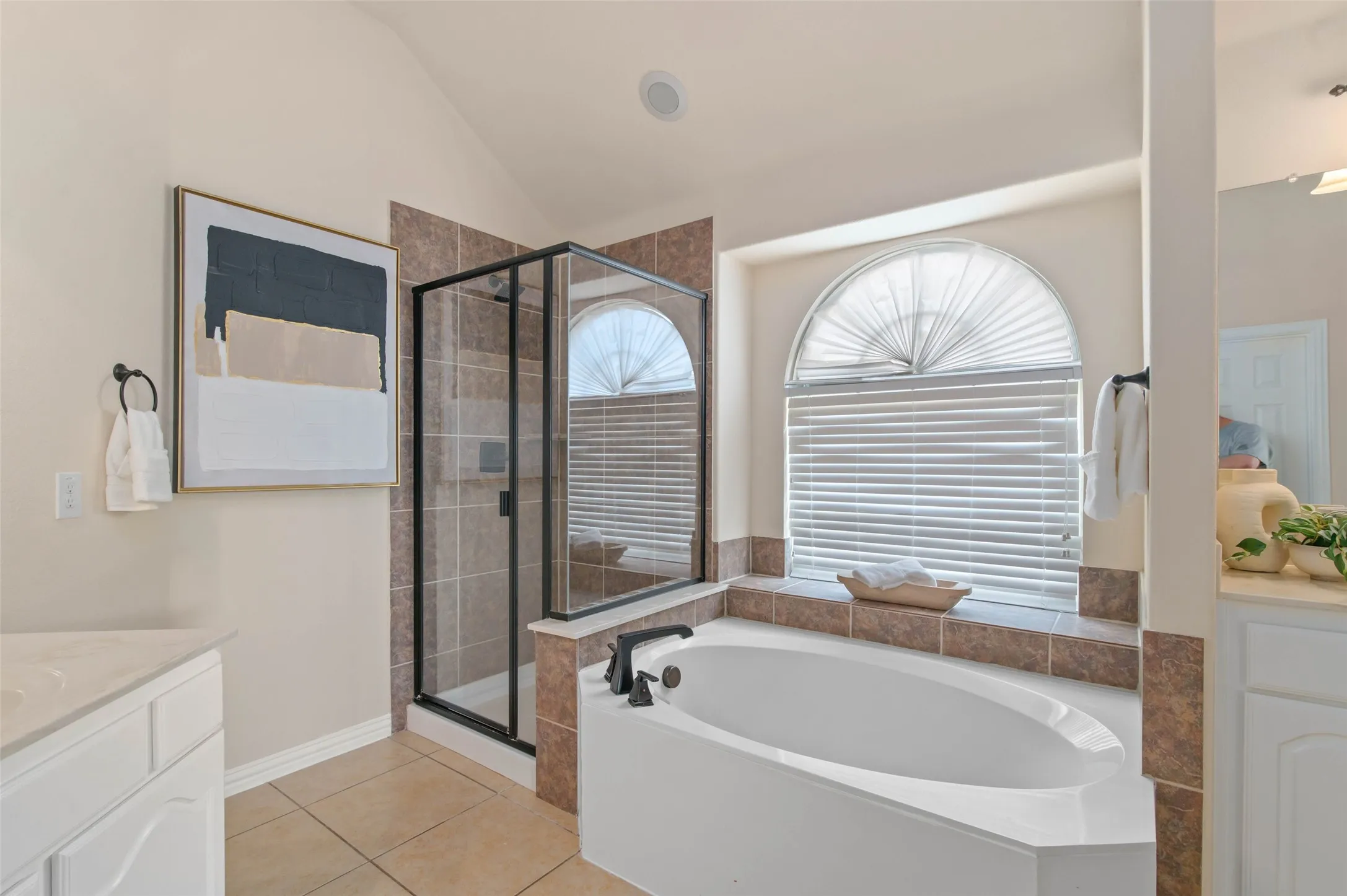 Single Family Residence For Sale in Denton County , 3072 Brianna Drive, Frisco, Texas 75033, 5 Bedroom, 4 Bathroom, 2 Garage spaces, 4,299 Sqft, built in 2015, mls#21372516, Real Estate Agent in Frisco, Homes For Sale in Denton county, Homes For Sale in Frisco, Realtor in Frisco Texas, Real Estate Brokerage Independent Realty Texas, Luminita Cordes Realtor