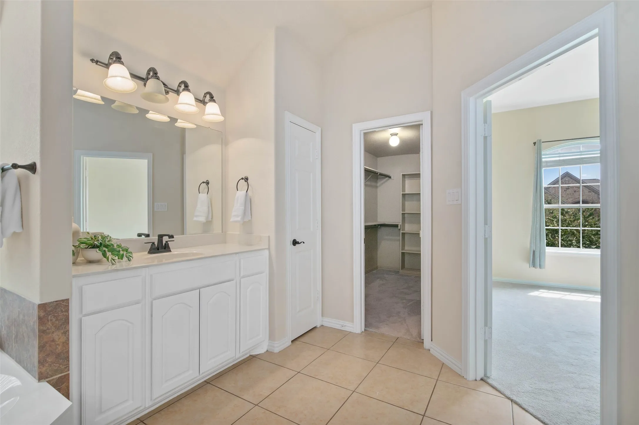 Single Family Residence For Sale in Denton County , 3072 Brianna Drive, Frisco, Texas 75033, 5 Bedroom, 4 Bathroom, 2 Garage spaces, 4,299 Sqft, built in 2015, mls#21372516, Real Estate Agent in Frisco, Homes For Sale in Denton county, Homes For Sale in Frisco, Realtor in Frisco Texas, Real Estate Brokerage Independent Realty Texas, Luminita Cordes Realtor