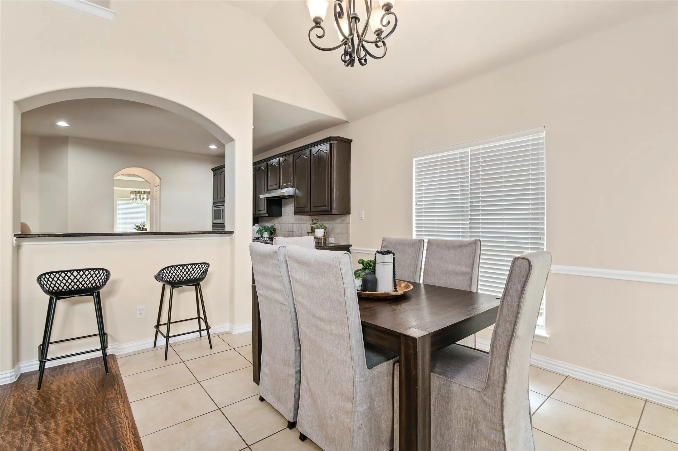 Single Family Residence For Sale in Denton County , 3072 Brianna Drive, Frisco, Texas 75033, 5 Bedroom, 4 Bathroom, 2 Garage spaces, 4,299 Sqft, built in 2015, mls#21372516, Real Estate Agent in Frisco, Homes For Sale in Denton county, Homes For Sale in Frisco, Realtor in Frisco Texas, Real Estate Brokerage Independent Realty Texas, Luminita Cordes Realtor