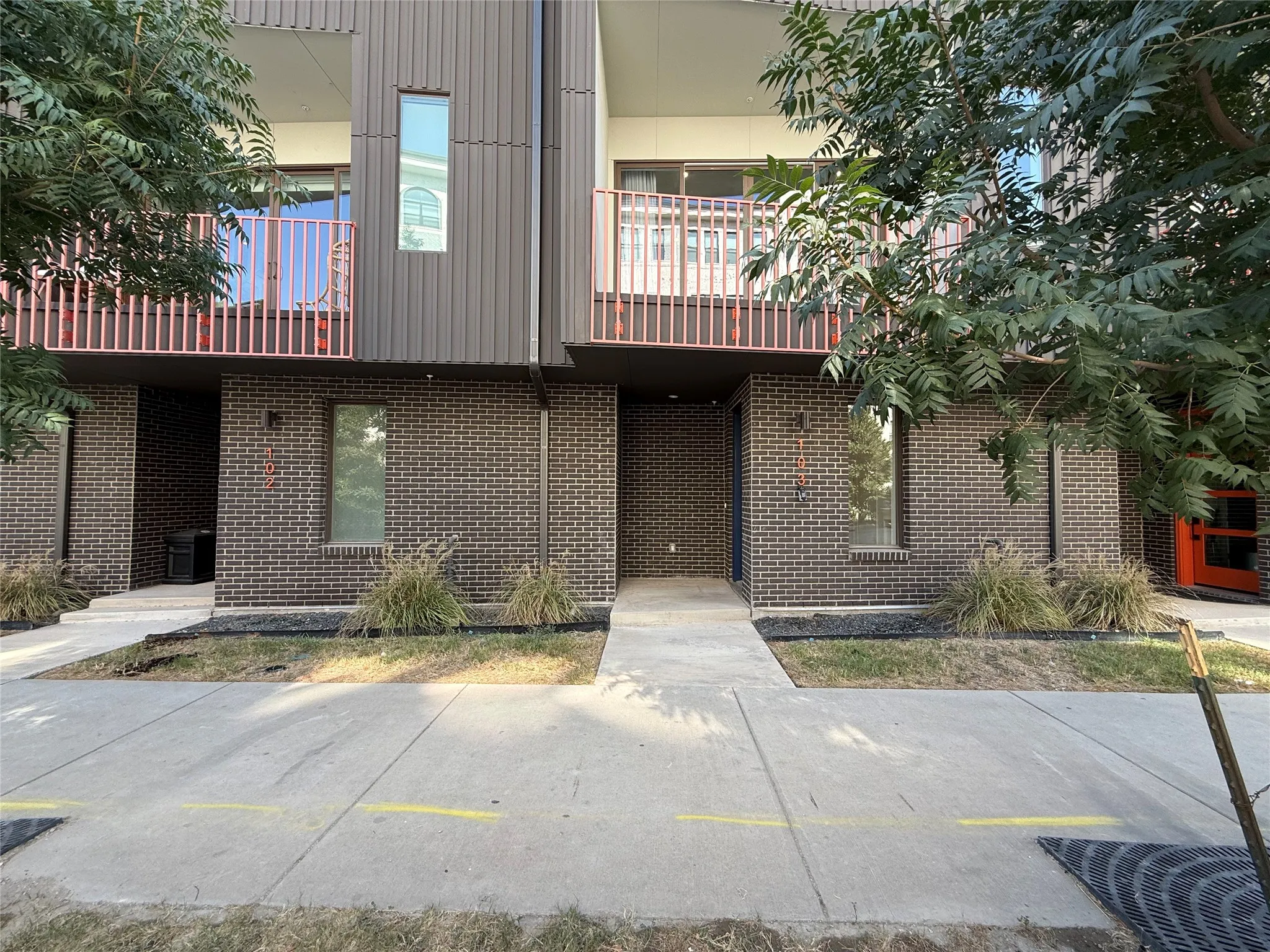 Townhouse For Rent in Dallas County , 236 Melba Street 103, Dallas, Texas 75208, 3 Bedroom, 3 Bathroom, 2 Garage spaces, 2,146 Sqft, built in 2022, mls#21372213, Real Estate Agent in Dallas, Homes For Rent in Dallas county, Homes For Rent in Dallas, Realtor in Dallas Texas, Real Estate Brokerage Independent Realty Texas, Luminita Cordes Realtor