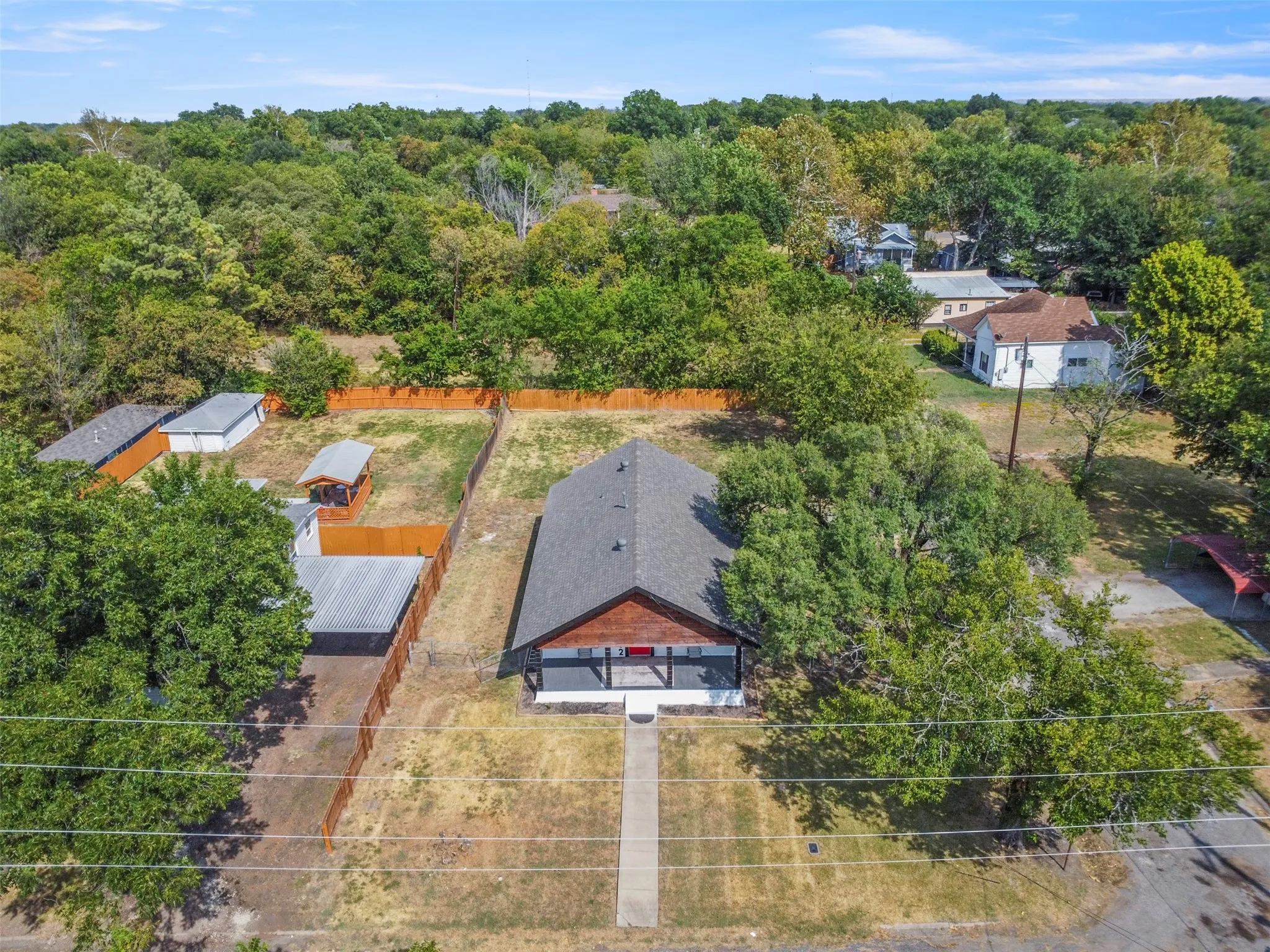 Single Family Residence For Sale in Hunt County , 1212 Earl Street, Commerce, Texas 75428, 3 Bedroom, 1 Bathroom, Garage spaces, 1,026 Sqft, built in 1934, mls#21372477, Real Estate Agent in Commerce, Homes For Sale in Hunt county, Homes For Sale in Commerce, Realtor in Commerce Texas, Real Estate Brokerage Independent Realty Texas, Luminita Cordes Realtor