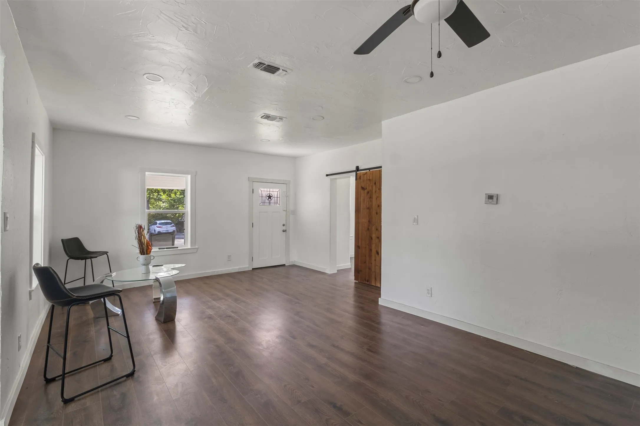 Single Family Residence For Sale in Hunt County , 1212 Earl Street, Commerce, Texas 75428, 3 Bedroom, 1 Bathroom, Garage spaces, 1,026 Sqft, built in 1934, mls#21372477, Real Estate Agent in Commerce, Homes For Sale in Hunt county, Homes For Sale in Commerce, Realtor in Commerce Texas, Real Estate Brokerage Independent Realty Texas, Luminita Cordes Realtor