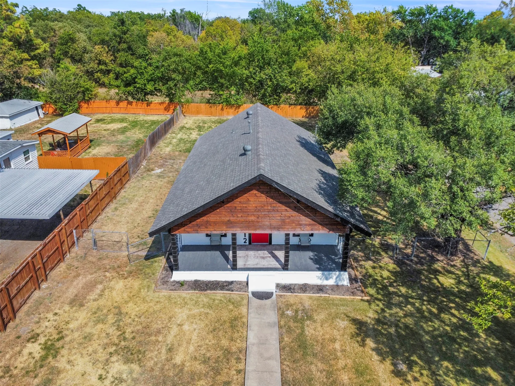 Single Family Residence For Sale in Hunt County , 1212 Earl Street, Commerce, Texas 75428, 3 Bedroom, 1 Bathroom, Garage spaces, 1,026 Sqft, built in 1934, mls#21372477, Real Estate Agent in Commerce, Homes For Sale in Hunt county, Homes For Sale in Commerce, Realtor in Commerce Texas, Real Estate Brokerage Independent Realty Texas, Luminita Cordes Realtor