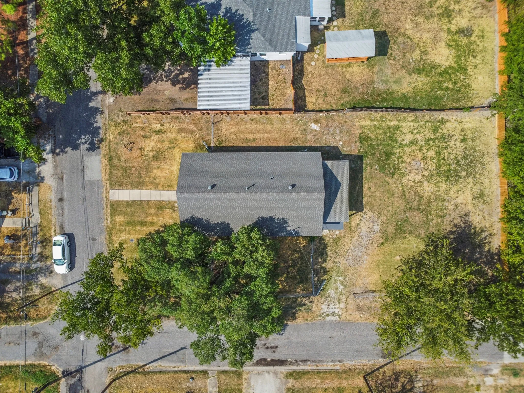 Single Family Residence For Sale in Hunt County , 1212 Earl Street, Commerce, Texas 75428, 3 Bedroom, 1 Bathroom, Garage spaces, 1,026 Sqft, built in 1934, mls#21372477, Real Estate Agent in Commerce, Homes For Sale in Hunt county, Homes For Sale in Commerce, Realtor in Commerce Texas, Real Estate Brokerage Independent Realty Texas, Luminita Cordes Realtor