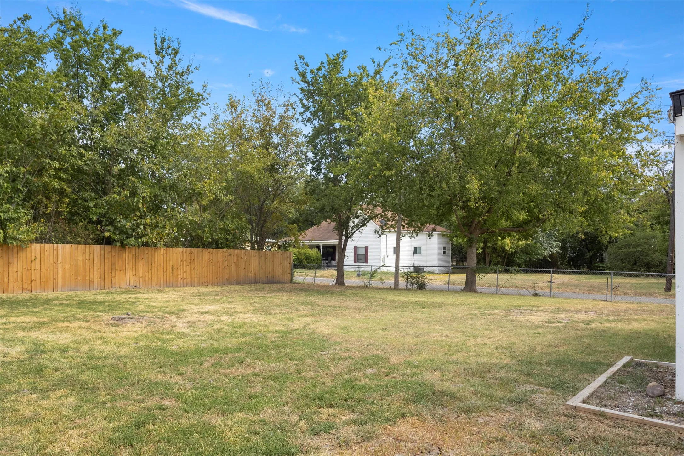 Single Family Residence For Sale in Hunt County , 1212 Earl Street, Commerce, Texas 75428, 3 Bedroom, 1 Bathroom, Garage spaces, 1,026 Sqft, built in 1934, mls#21372477, Real Estate Agent in Commerce, Homes For Sale in Hunt county, Homes For Sale in Commerce, Realtor in Commerce Texas, Real Estate Brokerage Independent Realty Texas, Luminita Cordes Realtor