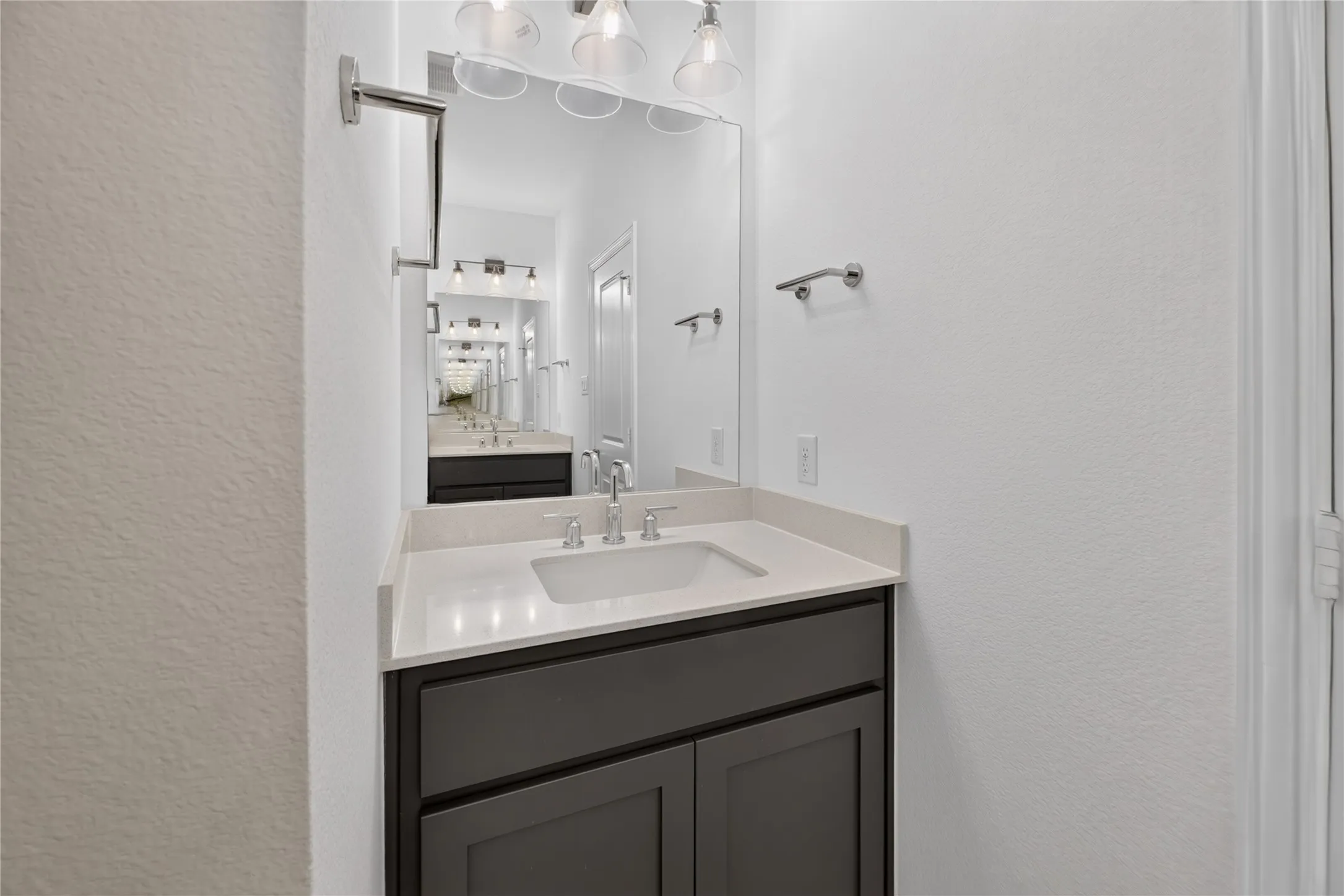 Single Family Residence For Sale in Dallas County , 4713 Craymore Road, Dallas, Texas 75228, 3 Bedroom, 3 Bathroom, 2 Garage spaces, 1,670 Sqft, built in 2024, mls#21372170, Real Estate Agent in Dallas, Homes For Sale in Dallas county, Homes For Sale in Dallas, Realtor in Dallas Texas, Real Estate Brokerage Independent Realty Texas, Luminita Cordes Realtor