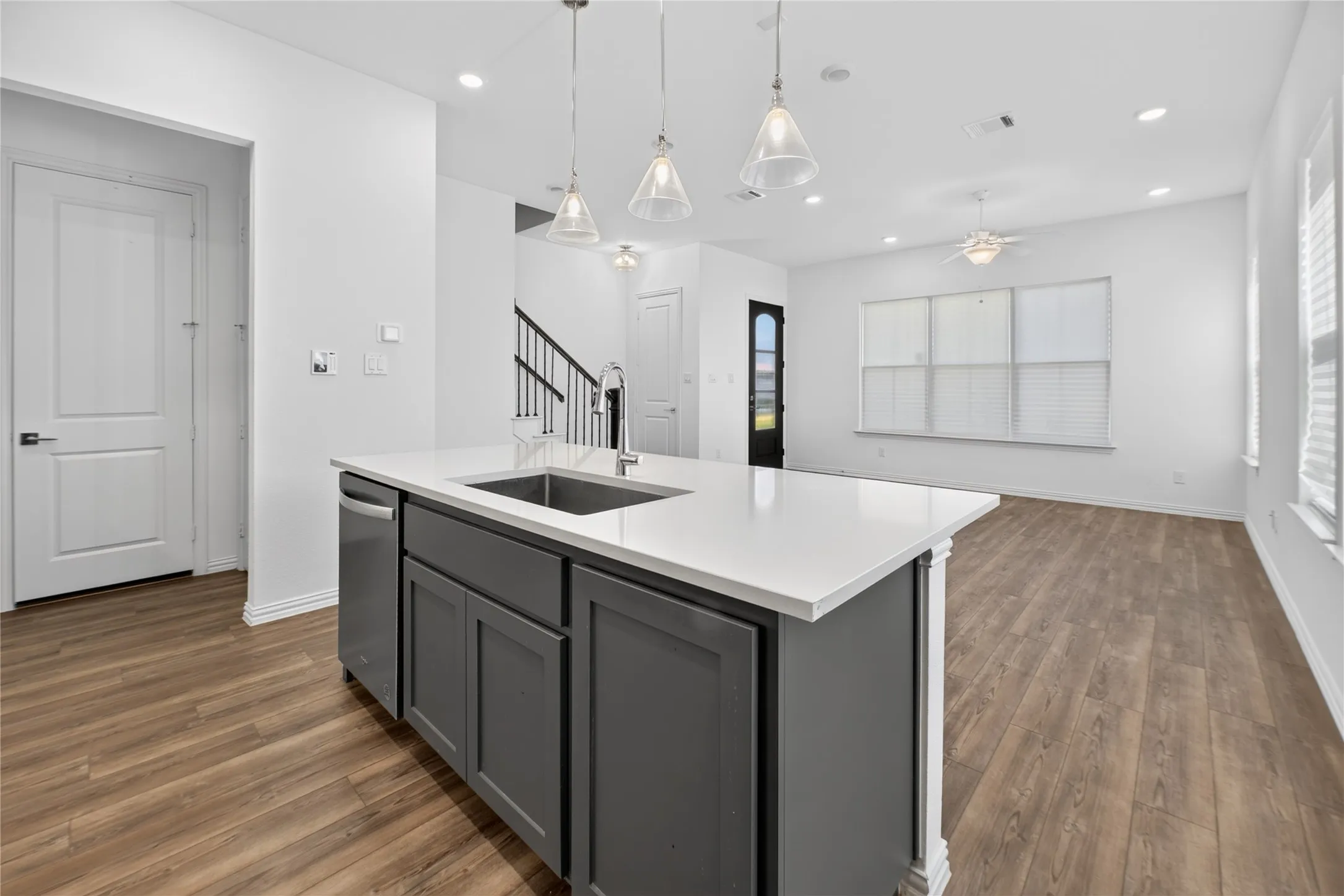 Single Family Residence For Sale in Dallas County , 4713 Craymore Road, Dallas, Texas 75228, 3 Bedroom, 3 Bathroom, 2 Garage spaces, 1,670 Sqft, built in 2024, mls#21372170, Real Estate Agent in Dallas, Homes For Sale in Dallas county, Homes For Sale in Dallas, Realtor in Dallas Texas, Real Estate Brokerage Independent Realty Texas, Luminita Cordes Realtor