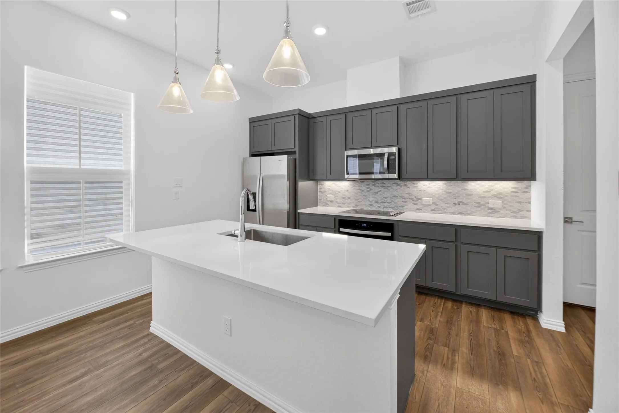 Single Family Residence For Sale in Dallas County , 4713 Craymore Road, Dallas, Texas 75228, 3 Bedroom, 3 Bathroom, 2 Garage spaces, 1,670 Sqft, built in 2024, mls#21372170, Real Estate Agent in Dallas, Homes For Sale in Dallas county, Homes For Sale in Dallas, Realtor in Dallas Texas, Real Estate Brokerage Independent Realty Texas, Luminita Cordes Realtor