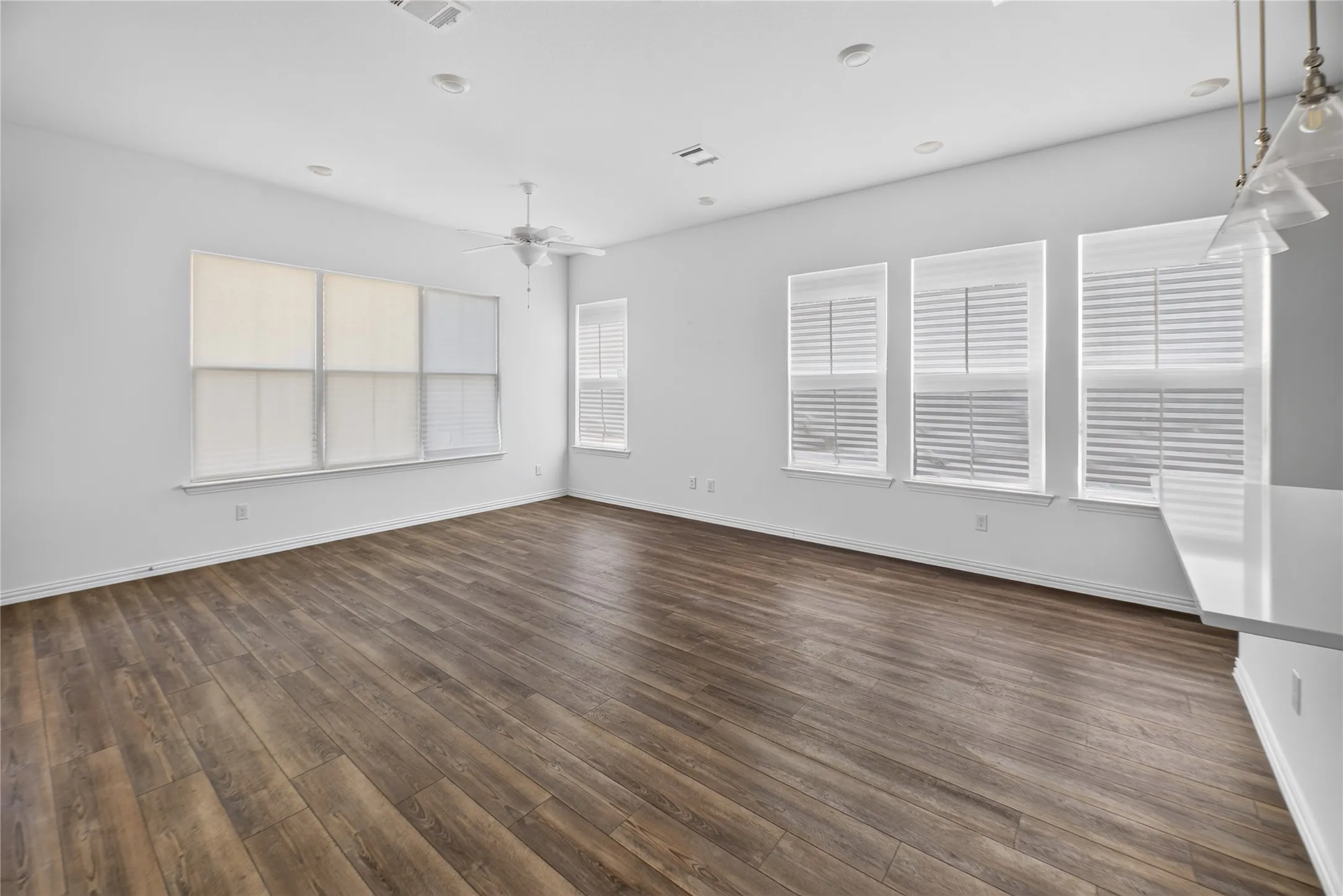 Single Family Residence For Sale in Dallas County , 4713 Craymore Road, Dallas, Texas 75228, 3 Bedroom, 3 Bathroom, 2 Garage spaces, 1,670 Sqft, built in 2024, mls#21372170, Real Estate Agent in Dallas, Homes For Sale in Dallas county, Homes For Sale in Dallas, Realtor in Dallas Texas, Real Estate Brokerage Independent Realty Texas, Luminita Cordes Realtor