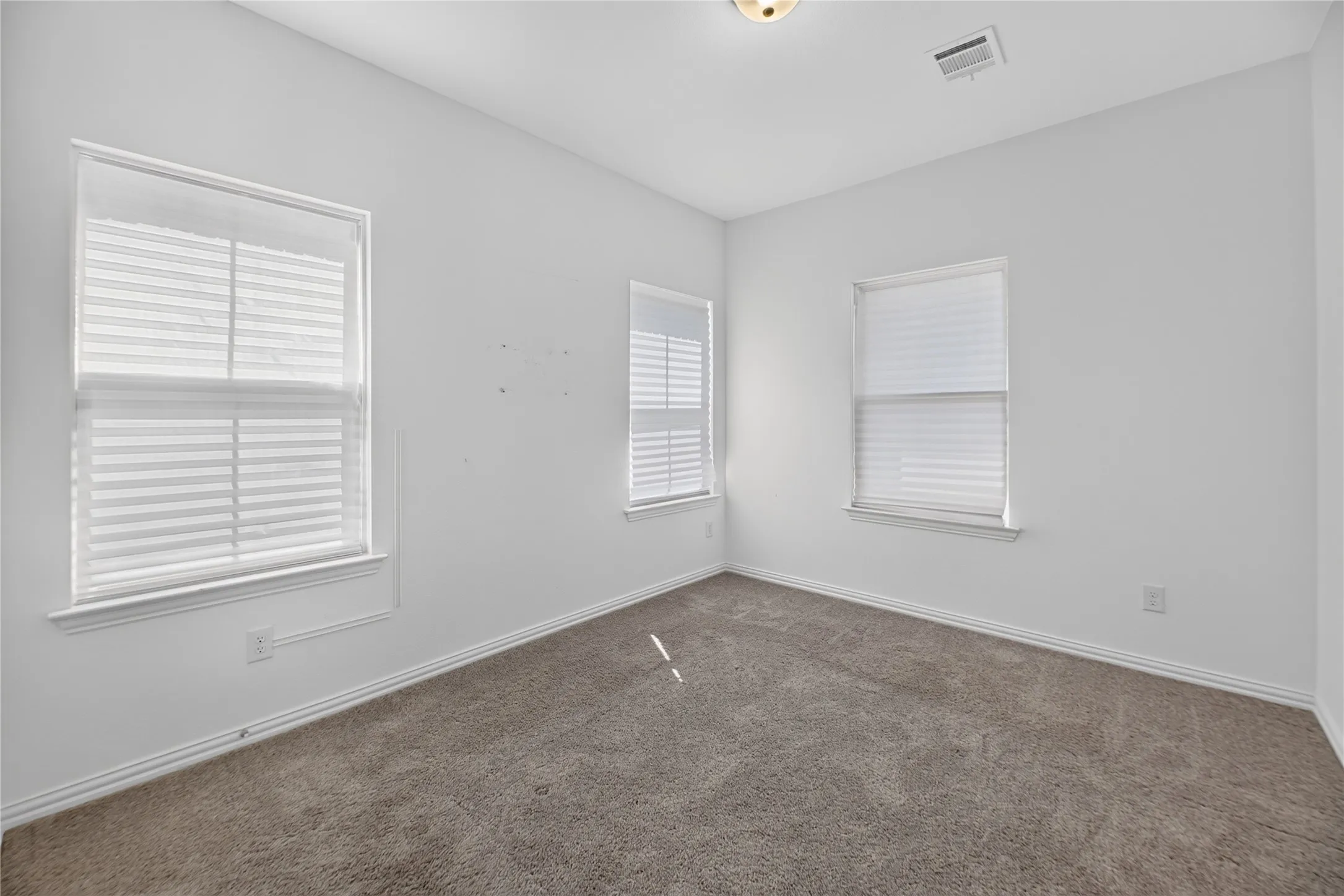 Single Family Residence For Sale in Dallas County , 4713 Craymore Road, Dallas, Texas 75228, 3 Bedroom, 3 Bathroom, 2 Garage spaces, 1,670 Sqft, built in 2024, mls#21372170, Real Estate Agent in Dallas, Homes For Sale in Dallas county, Homes For Sale in Dallas, Realtor in Dallas Texas, Real Estate Brokerage Independent Realty Texas, Luminita Cordes Realtor