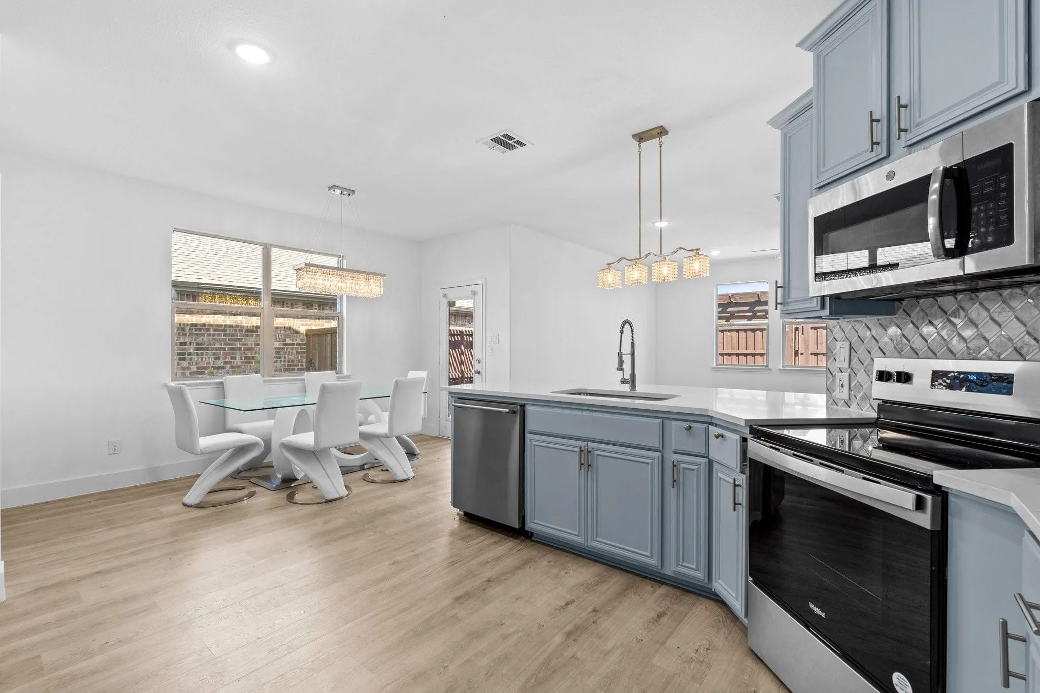 Single Family Residence For Rent in Denton County , 12625 Joplin Drive, Frisco, Texas 75036, 4 Bedroom, 3 Bathroom, 2 Garage spaces, 2,492 Sqft, built in 2010, mls#21363678, Real Estate Agent in Frisco, Homes For Rent in Denton county, Homes For Rent in Frisco, Realtor in Frisco Texas, Real Estate Brokerage Independent Realty Texas, Luminita Cordes Realtor
