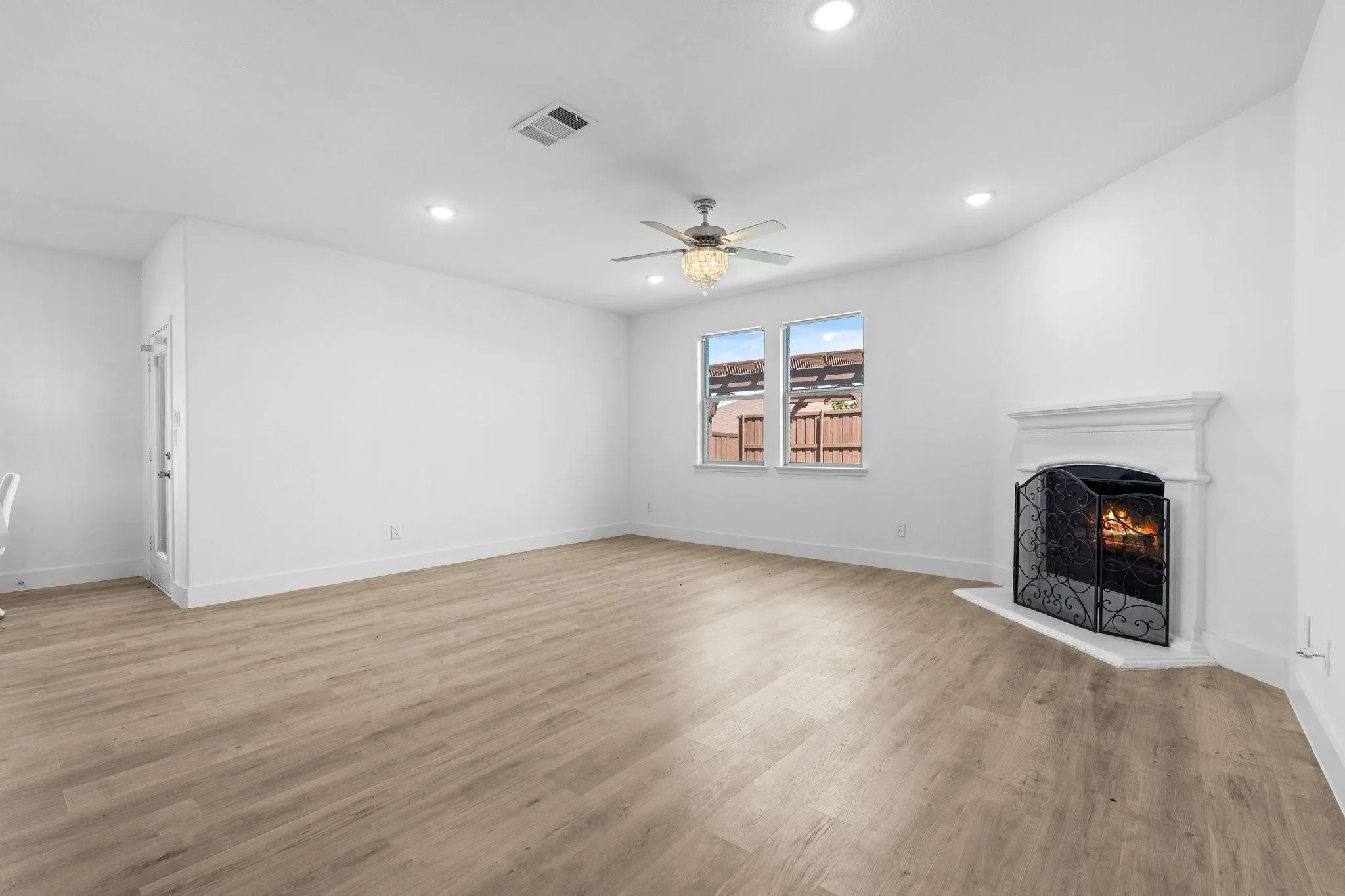 Single Family Residence For Rent in Denton County , 12625 Joplin Drive, Frisco, Texas 75036, 4 Bedroom, 3 Bathroom, 2 Garage spaces, 2,492 Sqft, built in 2010, mls#21363678, Real Estate Agent in Frisco, Homes For Rent in Denton county, Homes For Rent in Frisco, Realtor in Frisco Texas, Real Estate Brokerage Independent Realty Texas, Luminita Cordes Realtor