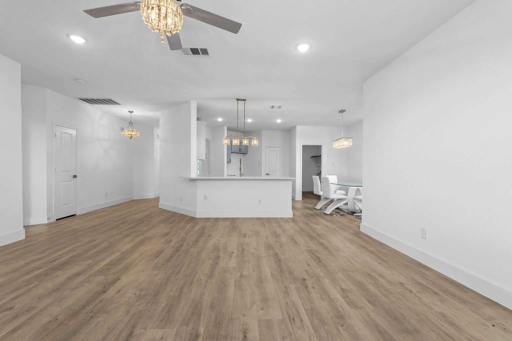 Single Family Residence For Rent in Denton County , 12625 Joplin Drive, Frisco, Texas 75036, 4 Bedroom, 3 Bathroom, 2 Garage spaces, 2,492 Sqft, built in 2010, mls#21363678, Real Estate Agent in Frisco, Homes For Rent in Denton county, Homes For Rent in Frisco, Realtor in Frisco Texas, Real Estate Brokerage Independent Realty Texas, Luminita Cordes Realtor
