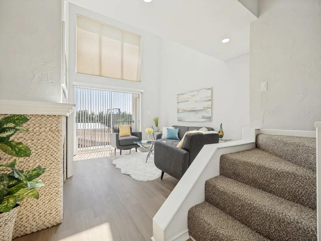 Condominium For Sale in Dallas County , 4221 Cole Avenue 206, Dallas, Texas 75205, 2 Bedroom, 2 Bathroom, 1 Garage spaces, 1,225 Sqft, built in 1983, mls#21367635, Real Estate Agent in Dallas, Homes For Sale in Dallas county, Homes For Sale in Dallas, Realtor in Dallas Texas, Real Estate Brokerage Independent Realty Texas, Luminita Cordes Realtor