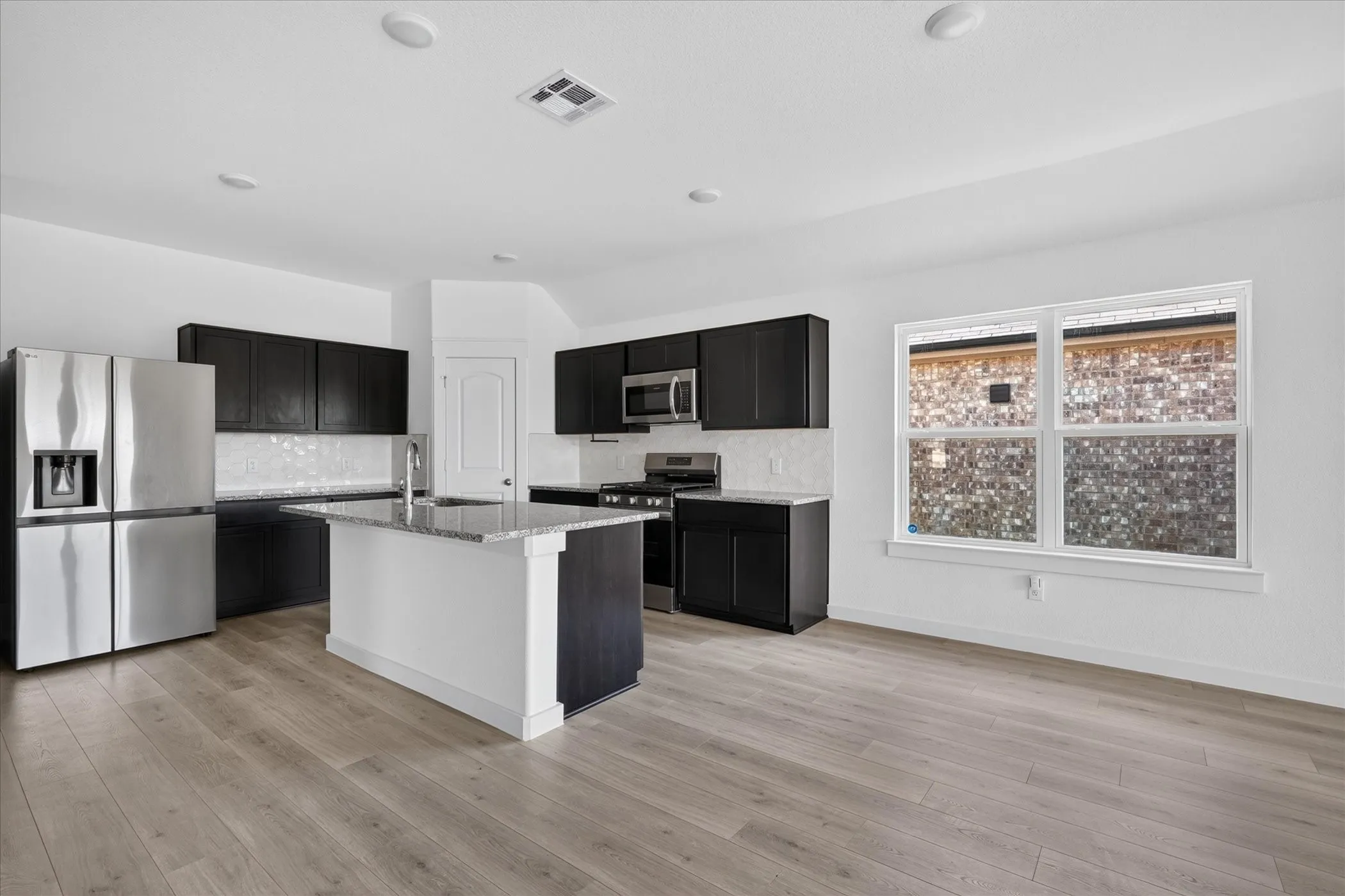 Single Family Residence For Rent in Kaufman County , 1774 Gleasondale Place, Forney, Texas 75126, 4 Bedroom, 2 Bathroom, 2 Garage spaces, 2,024 Sqft, built in 2024, mls#21372511, Real Estate Agent in Forney, Homes For Rent in Kaufman county, Homes For Rent in Forney, Realtor in Forney Texas, Real Estate Brokerage Independent Realty Texas, Luminita Cordes Realtor