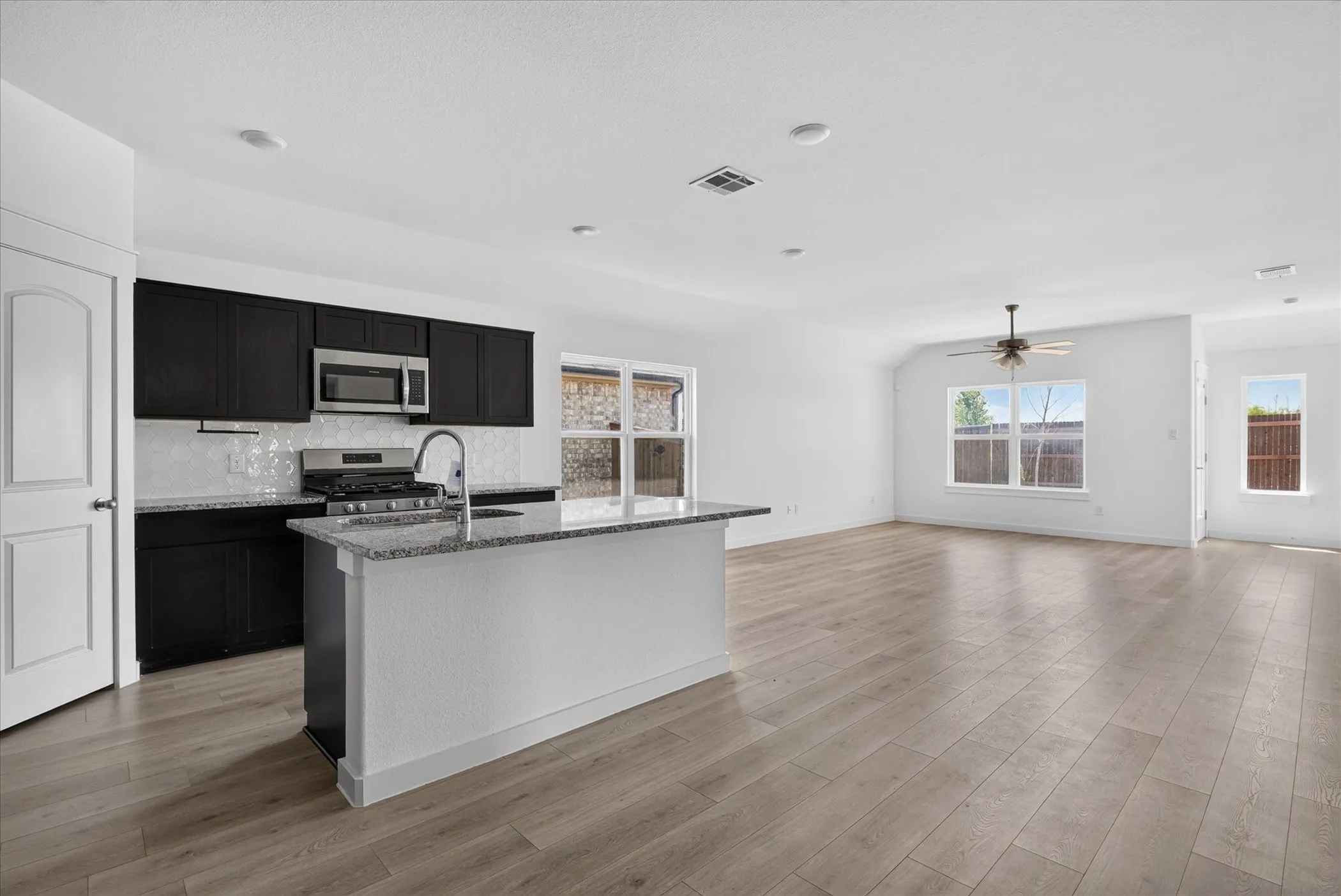 Single Family Residence For Rent in Kaufman County , 1774 Gleasondale Place, Forney, Texas 75126, 4 Bedroom, 2 Bathroom, 2 Garage spaces, 2,024 Sqft, built in 2024, mls#21372511, Real Estate Agent in Forney, Homes For Rent in Kaufman county, Homes For Rent in Forney, Realtor in Forney Texas, Real Estate Brokerage Independent Realty Texas, Luminita Cordes Realtor