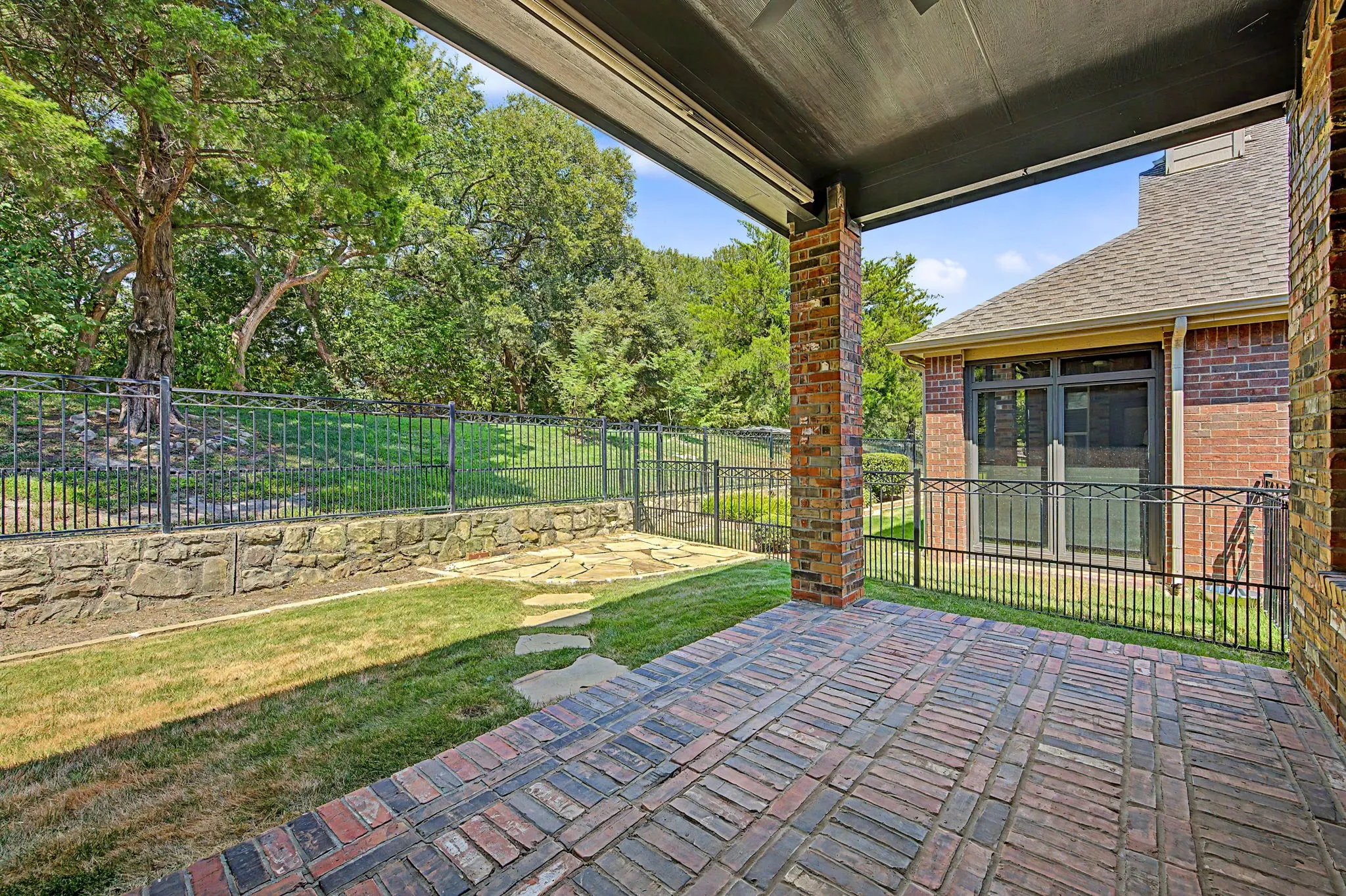Single Family Residence For Sale in Collin County , 916 Medinah Drive, Fairview, Texas 75069, 2 Bedroom, 2 Bathroom, 2 Garage spaces, 2,076 Sqft, built in 2005, mls#21369937, Real Estate Agent in Fairview, Homes For Sale in Collin county, Homes For Sale in Fairview, Realtor in Fairview Texas, Real Estate Brokerage Independent Realty Texas, Luminita Cordes Realtor