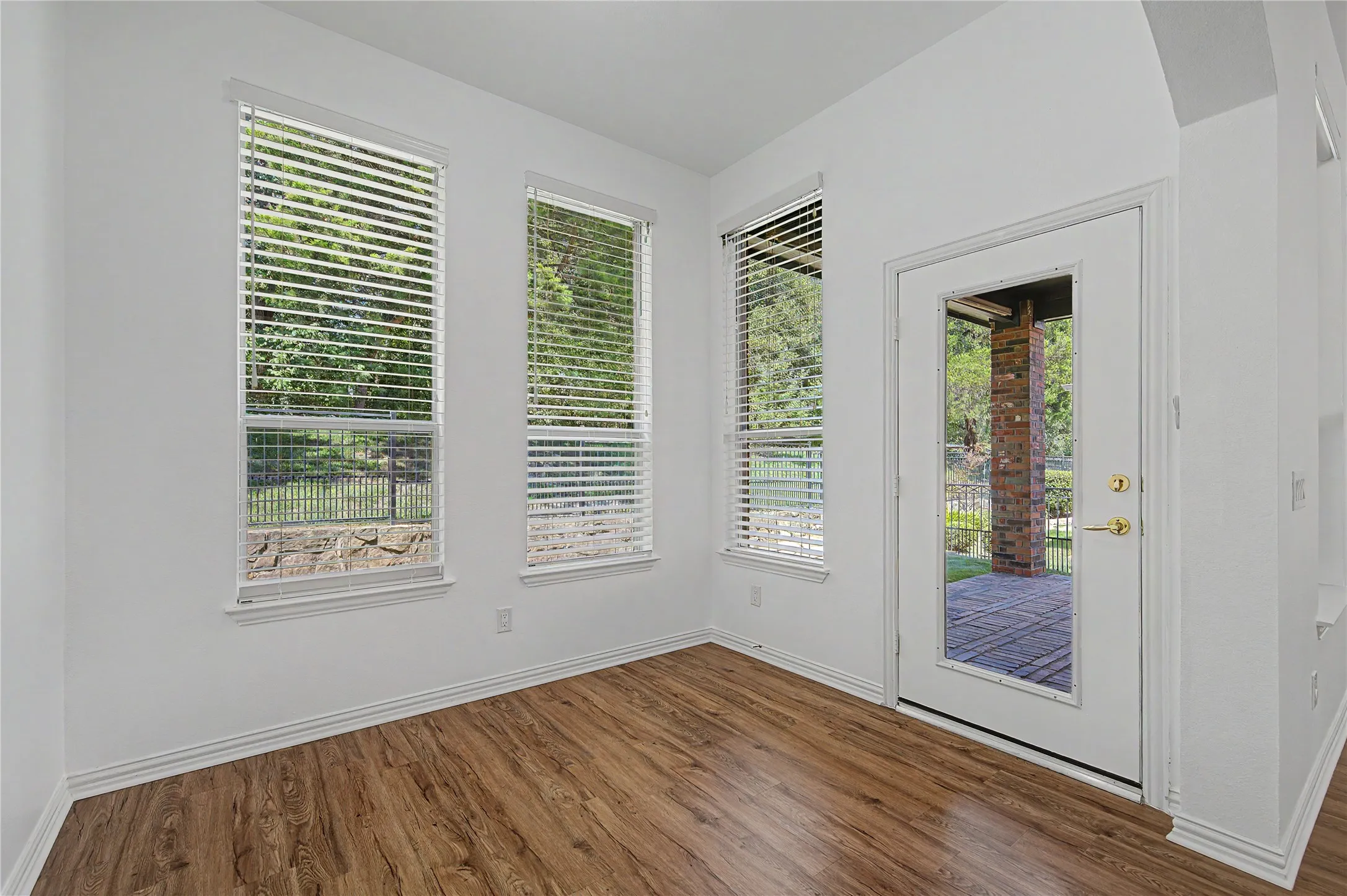 Single Family Residence For Sale in Collin County , 916 Medinah Drive, Fairview, Texas 75069, 2 Bedroom, 2 Bathroom, 2 Garage spaces, 2,076 Sqft, built in 2005, mls#21369937, Real Estate Agent in Fairview, Homes For Sale in Collin county, Homes For Sale in Fairview, Realtor in Fairview Texas, Real Estate Brokerage Independent Realty Texas, Luminita Cordes Realtor