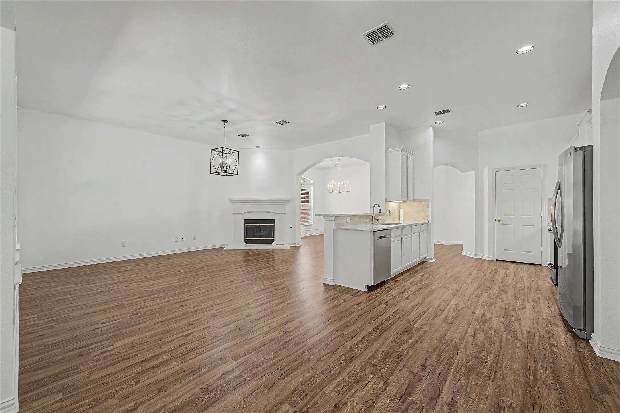 Single Family Residence For Sale in Collin County , 916 Medinah Drive, Fairview, Texas 75069, 2 Bedroom, 2 Bathroom, 2 Garage spaces, 2,076 Sqft, built in 2005, mls#21369937, Real Estate Agent in Fairview, Homes For Sale in Collin county, Homes For Sale in Fairview, Realtor in Fairview Texas, Real Estate Brokerage Independent Realty Texas, Luminita Cordes Realtor