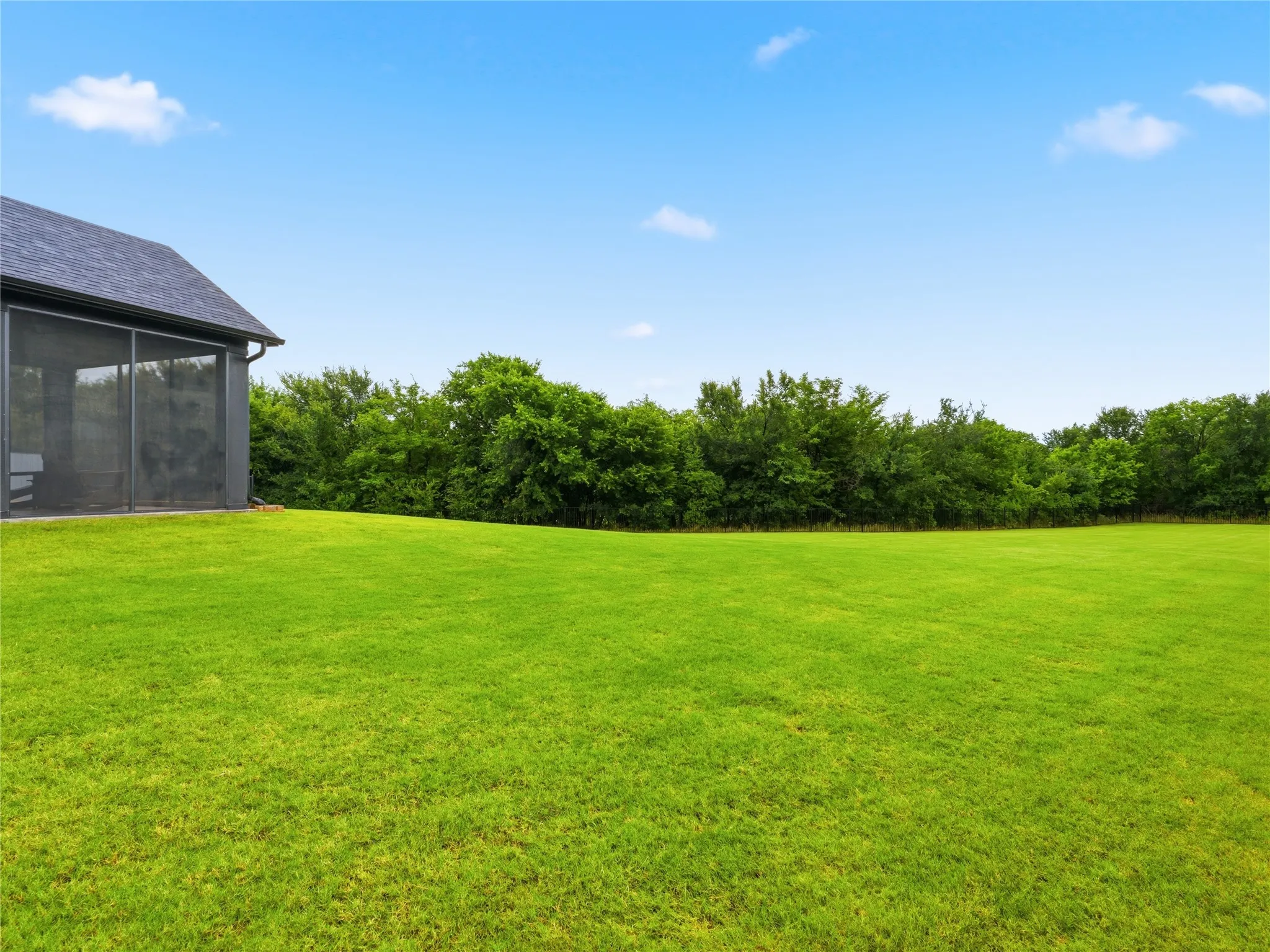 Single Family Residence For Sale in Denton County , 1921 Ordonez Drive, Little Elm, Texas 75068, 3 Bedroom, 4 Bathroom, 3 Garage spaces, 3,509 Sqft, built in 2022, mls#21370656, Real Estate Agent in Little Elm, Homes For Sale in Denton county, Homes For Sale in Little Elm, Realtor in Little Elm Texas, Real Estate Brokerage Independent Realty Texas, Luminita Cordes Realtor