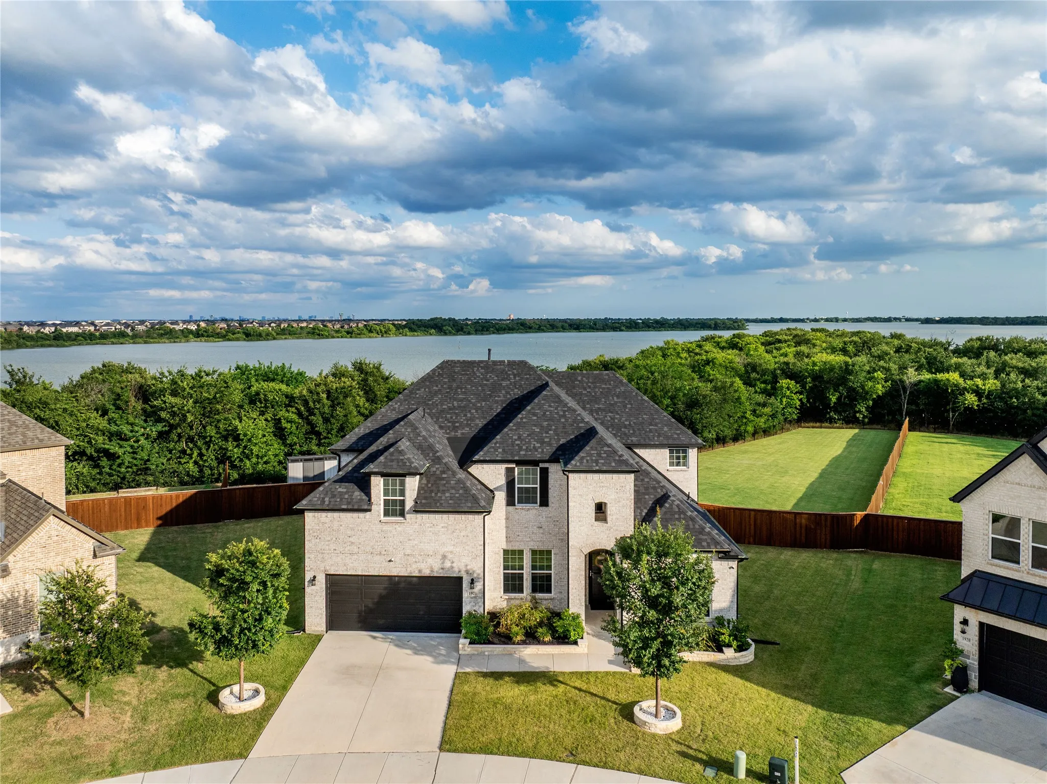 Single Family Residence For Sale in Denton County , 1921 Ordonez Drive, Little Elm, Texas 75068, 3 Bedroom, 4 Bathroom, 3 Garage spaces, 3,509 Sqft, built in 2022, mls#21370656, Real Estate Agent in Little Elm, Homes For Sale in Denton county, Homes For Sale in Little Elm, Realtor in Little Elm Texas, Real Estate Brokerage Independent Realty Texas, Luminita Cordes Realtor