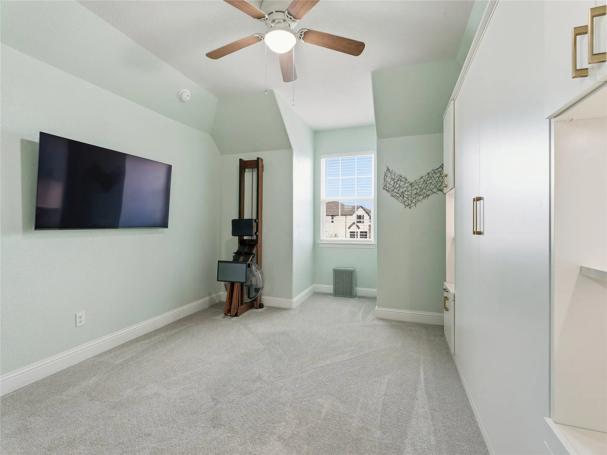 Single Family Residence For Sale in Denton County , 1921 Ordonez Drive, Little Elm, Texas 75068, 3 Bedroom, 4 Bathroom, 3 Garage spaces, 3,509 Sqft, built in 2022, mls#21370656, Real Estate Agent in Little Elm, Homes For Sale in Denton county, Homes For Sale in Little Elm, Realtor in Little Elm Texas, Real Estate Brokerage Independent Realty Texas, Luminita Cordes Realtor