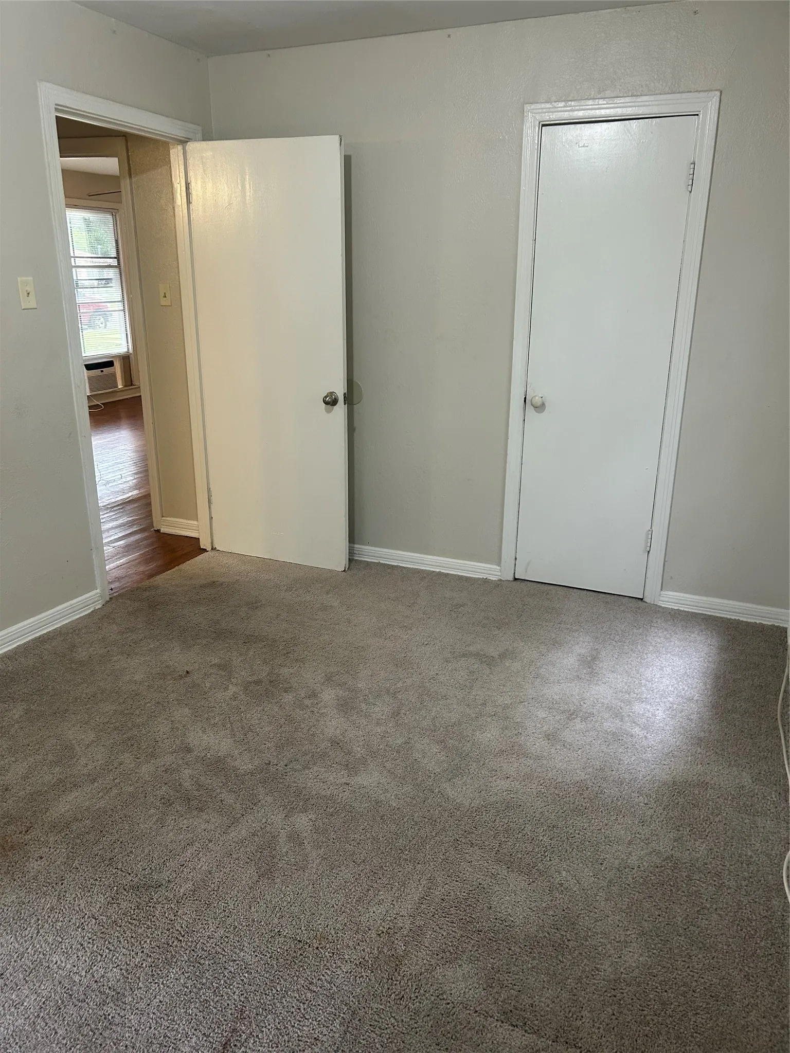 Single Family Residence For Rent in Grayson County , 1615 N Highland Avenue, Sherman, Texas 75092, 2 Bedroom, 1 Bathroom, 1 Garage spaces, 834 Sqft, built in 1952, mls#21372530, Real Estate Agent in Sherman, Homes For Rent in Grayson county, Homes For Rent in Sherman, Realtor in Sherman Texas, Real Estate Brokerage Independent Realty Texas, Luminita Cordes Realtor