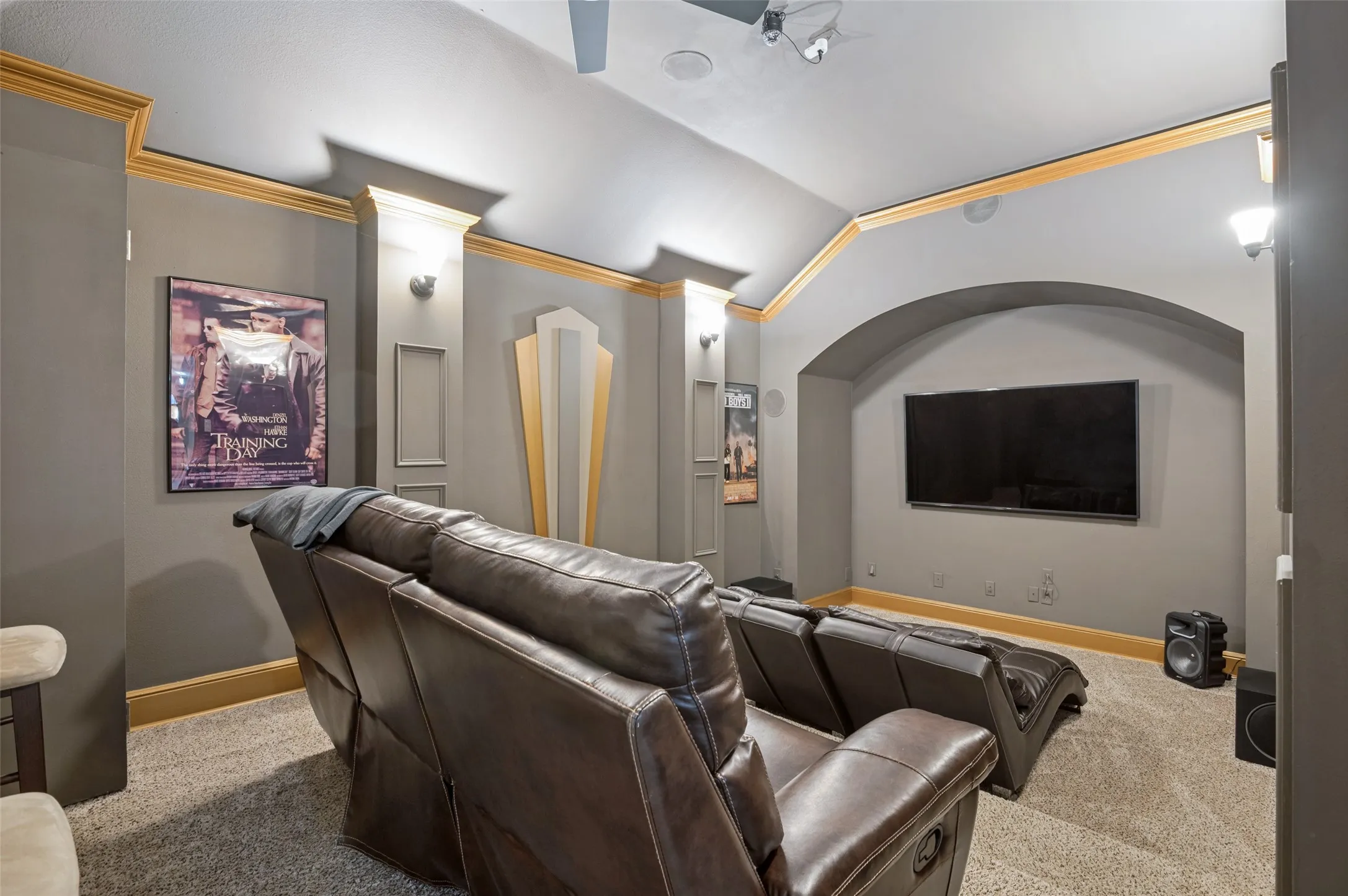 Single Family Residence For Sale in Dallas County , 1633 Turtle Point Drive, De Soto, Texas 75115, 4 Bedroom, 4 Bathroom, 2 Garage spaces, 3,743 Sqft, built in 2006, mls#21368911, Real Estate Agent in De Soto, Homes For Sale in Dallas county, Homes For Sale in De Soto, Realtor in De Soto Texas, Real Estate Brokerage Independent Realty Texas, Luminita Cordes Realtor