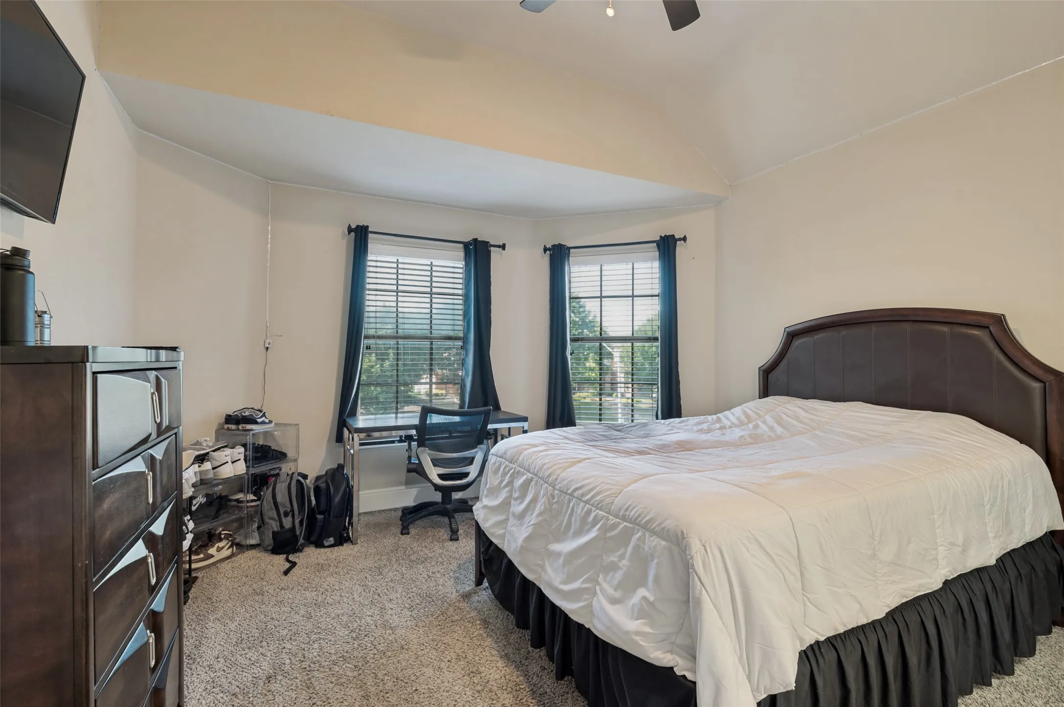 Single Family Residence For Sale in Dallas County , 1633 Turtle Point Drive, De Soto, Texas 75115, 4 Bedroom, 4 Bathroom, 2 Garage spaces, 3,743 Sqft, built in 2006, mls#21368911, Real Estate Agent in De Soto, Homes For Sale in Dallas county, Homes For Sale in De Soto, Realtor in De Soto Texas, Real Estate Brokerage Independent Realty Texas, Luminita Cordes Realtor
