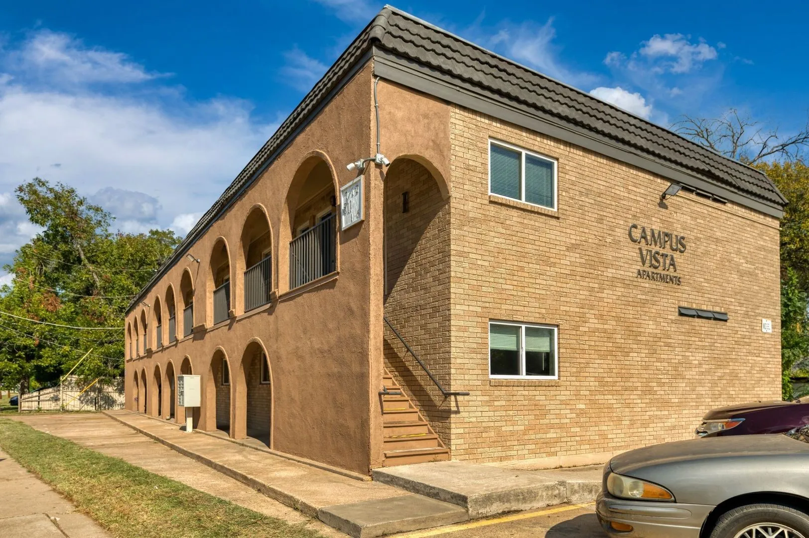 Apartment For Rent in Tarrant County , 811 S Mesquite Street 8, Arlington, Texas 76010, 1 Bedroom, 1 Bathroom, Garage spaces, 517 Sqft, built in 1963, mls#21372527, Real Estate Agent in Arlington, Homes For Rent in Tarrant county, Homes For Rent in Arlington, Realtor in Arlington Texas, Real Estate Brokerage Independent Realty Texas, Luminita Cordes Realtor