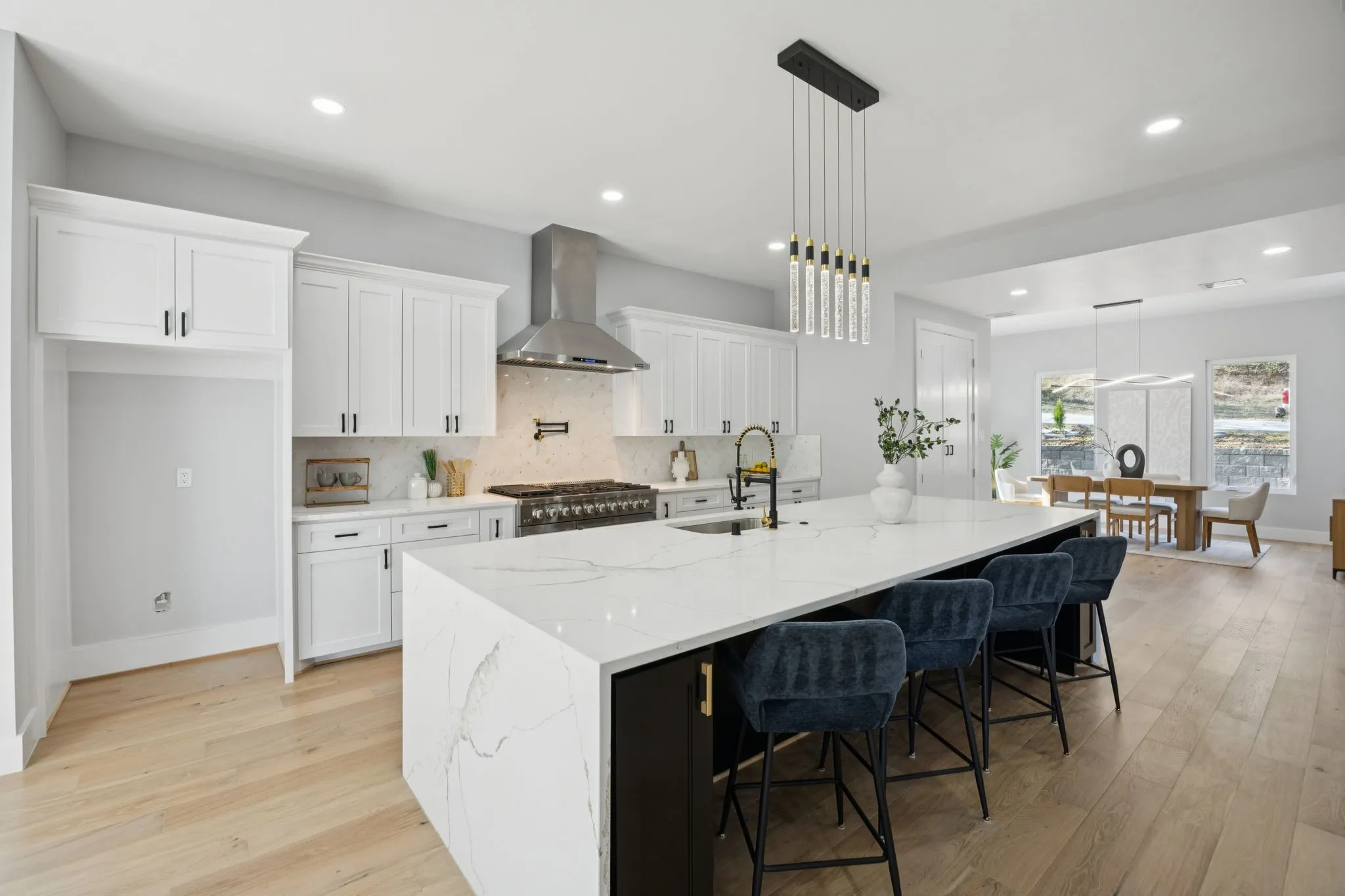 Single Family Residence For Rent in Dallas County , 2415 Valley View Drive, Cedar Hill, Texas 75104, 5 Bedroom, 5 Bathroom, 3 Garage spaces, 4,180 Sqft, built in 2025, mls#21371858, Real Estate Agent in Cedar Hill, Homes For Rent in Dallas county, Homes For Rent in Cedar Hill, Realtor in Cedar Hill Texas, Real Estate Brokerage Independent Realty Texas, Luminita Cordes Realtor