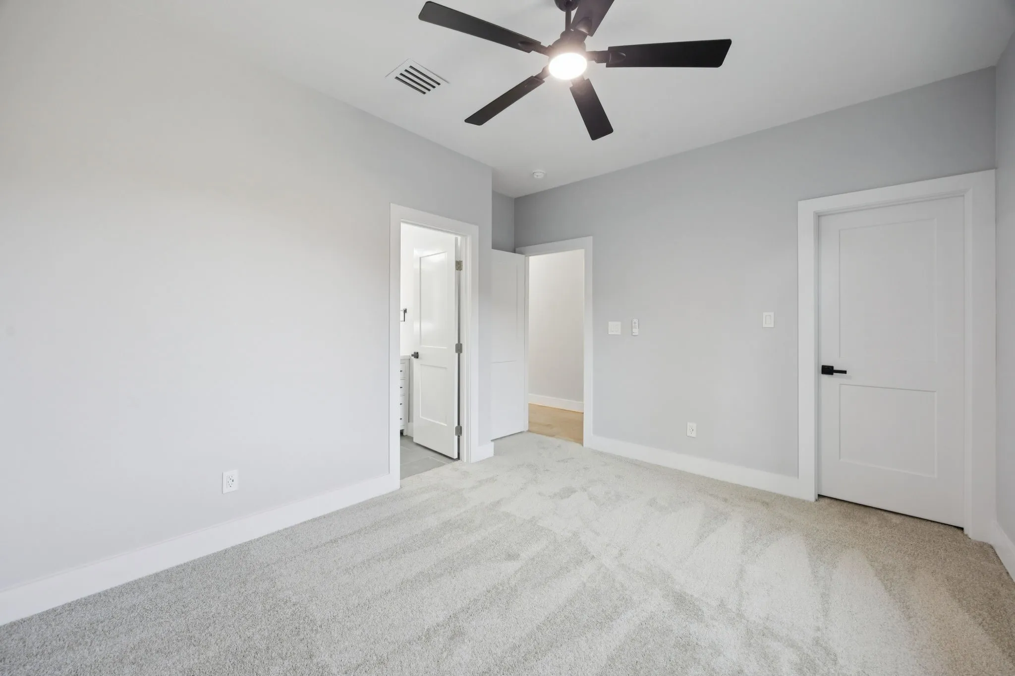 Single Family Residence For Rent in Dallas County , 2415 Valley View Drive, Cedar Hill, Texas 75104, 5 Bedroom, 5 Bathroom, 3 Garage spaces, 4,180 Sqft, built in 2025, mls#21371858, Real Estate Agent in Cedar Hill, Homes For Rent in Dallas county, Homes For Rent in Cedar Hill, Realtor in Cedar Hill Texas, Real Estate Brokerage Independent Realty Texas, Luminita Cordes Realtor