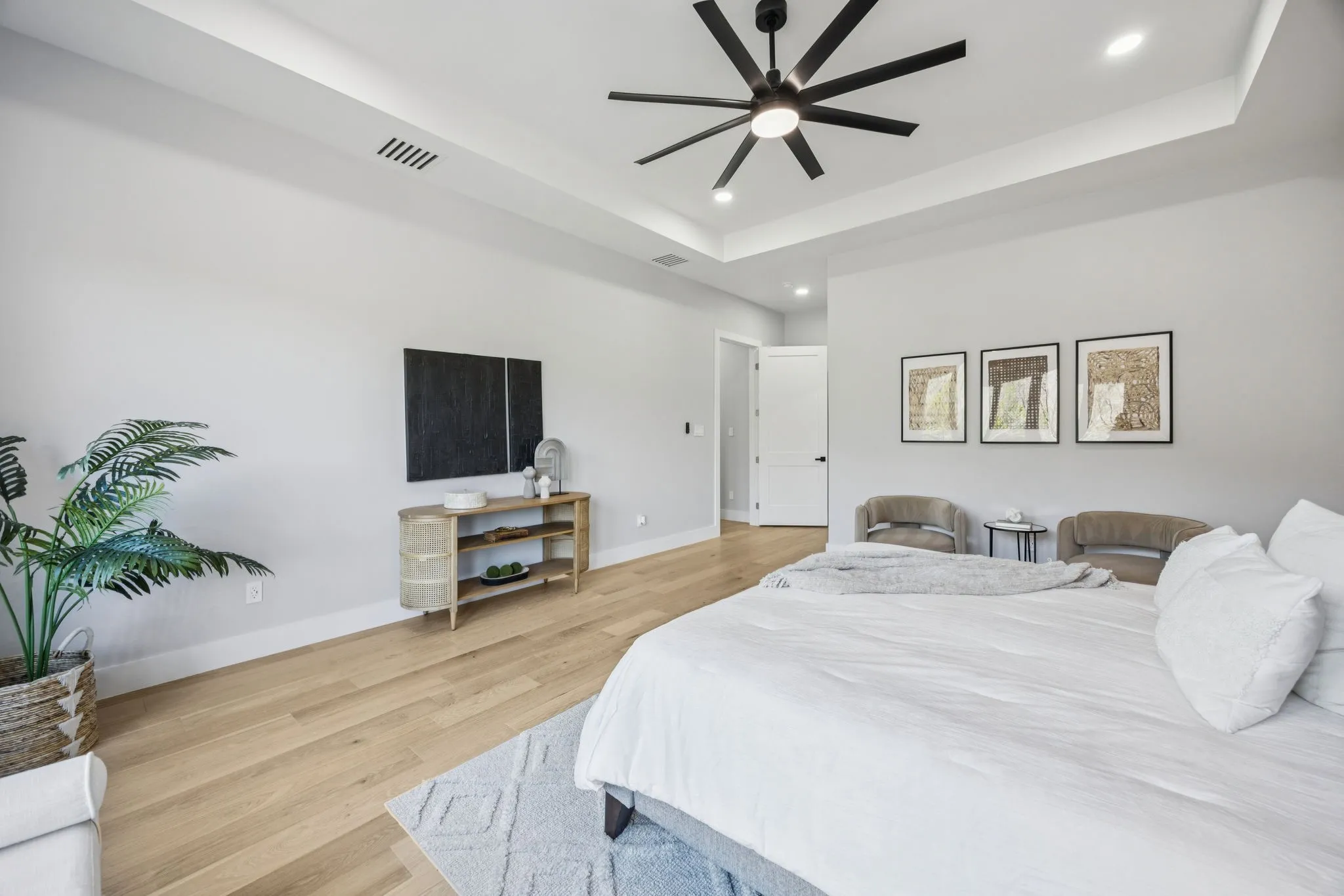 Single Family Residence For Rent in Dallas County , 2415 Valley View Drive, Cedar Hill, Texas 75104, 5 Bedroom, 5 Bathroom, 3 Garage spaces, 4,180 Sqft, built in 2025, mls#21371858, Real Estate Agent in Cedar Hill, Homes For Rent in Dallas county, Homes For Rent in Cedar Hill, Realtor in Cedar Hill Texas, Real Estate Brokerage Independent Realty Texas, Luminita Cordes Realtor