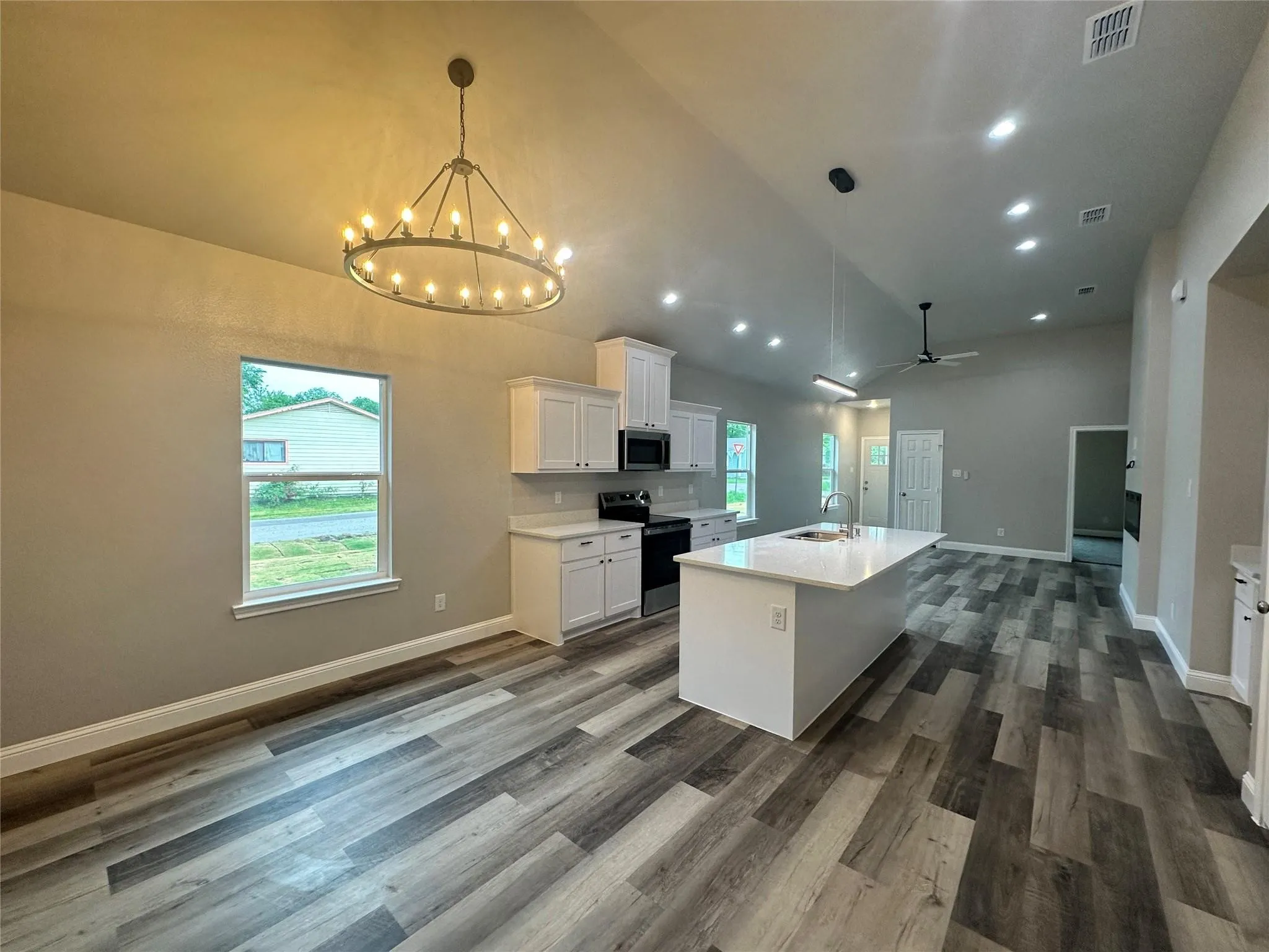 Single Family Residence For Rent in Hunt County , 825 Edgar Street, Greenville, Texas 75401, 3 Bedroom, 2 Bathroom, 2 Garage spaces, 1,439 Sqft, built in 2025, mls#21372536, Real Estate Agent in Greenville, Homes For Rent in Hunt county, Homes For Rent in Greenville, Realtor in Greenville Texas, Real Estate Brokerage Independent Realty Texas, Luminita Cordes Realtor