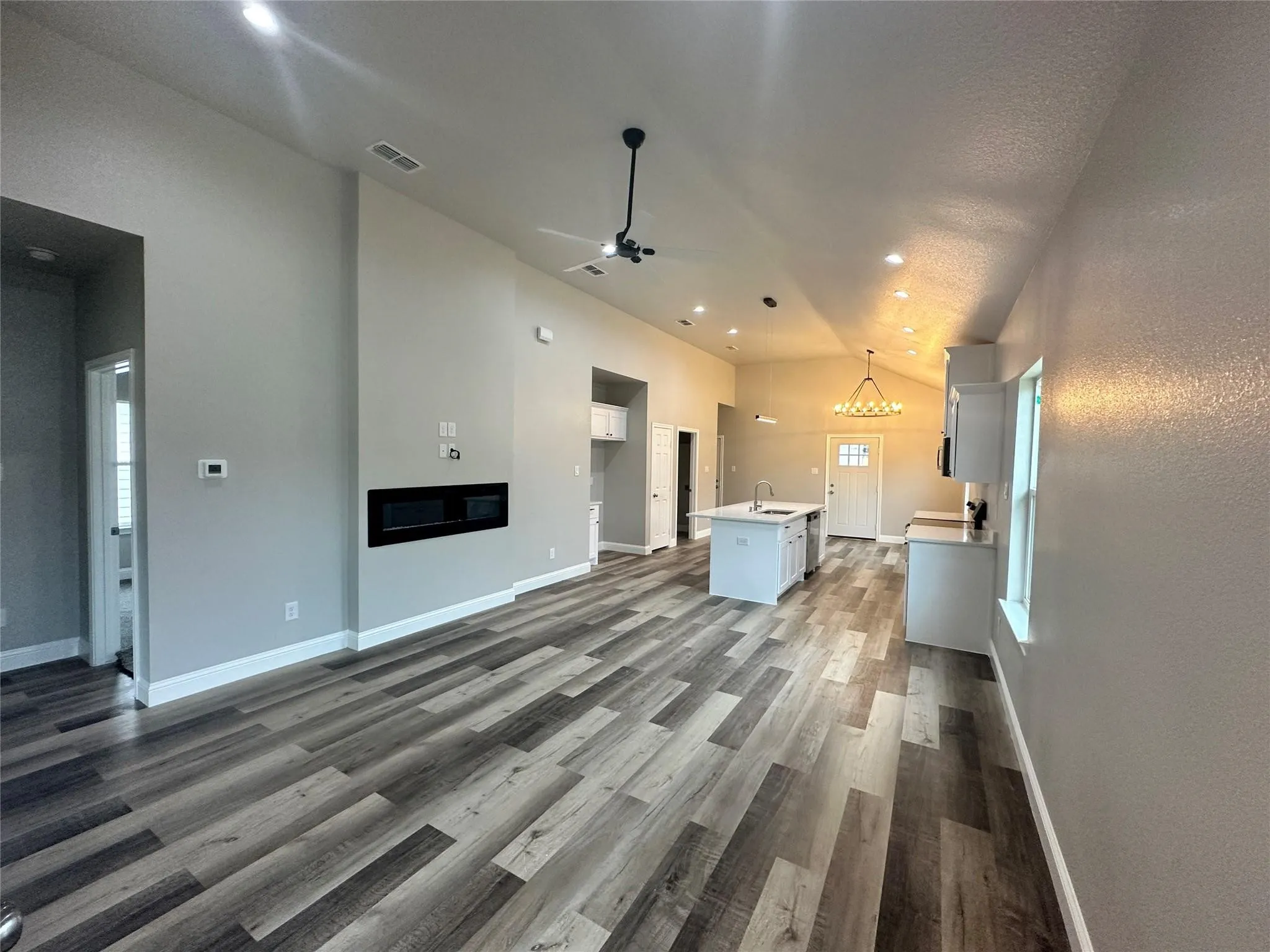 Single Family Residence For Rent in Hunt County , 825 Edgar Street, Greenville, Texas 75401, 3 Bedroom, 2 Bathroom, 2 Garage spaces, 1,439 Sqft, built in 2025, mls#21372536, Real Estate Agent in Greenville, Homes For Rent in Hunt county, Homes For Rent in Greenville, Realtor in Greenville Texas, Real Estate Brokerage Independent Realty Texas, Luminita Cordes Realtor