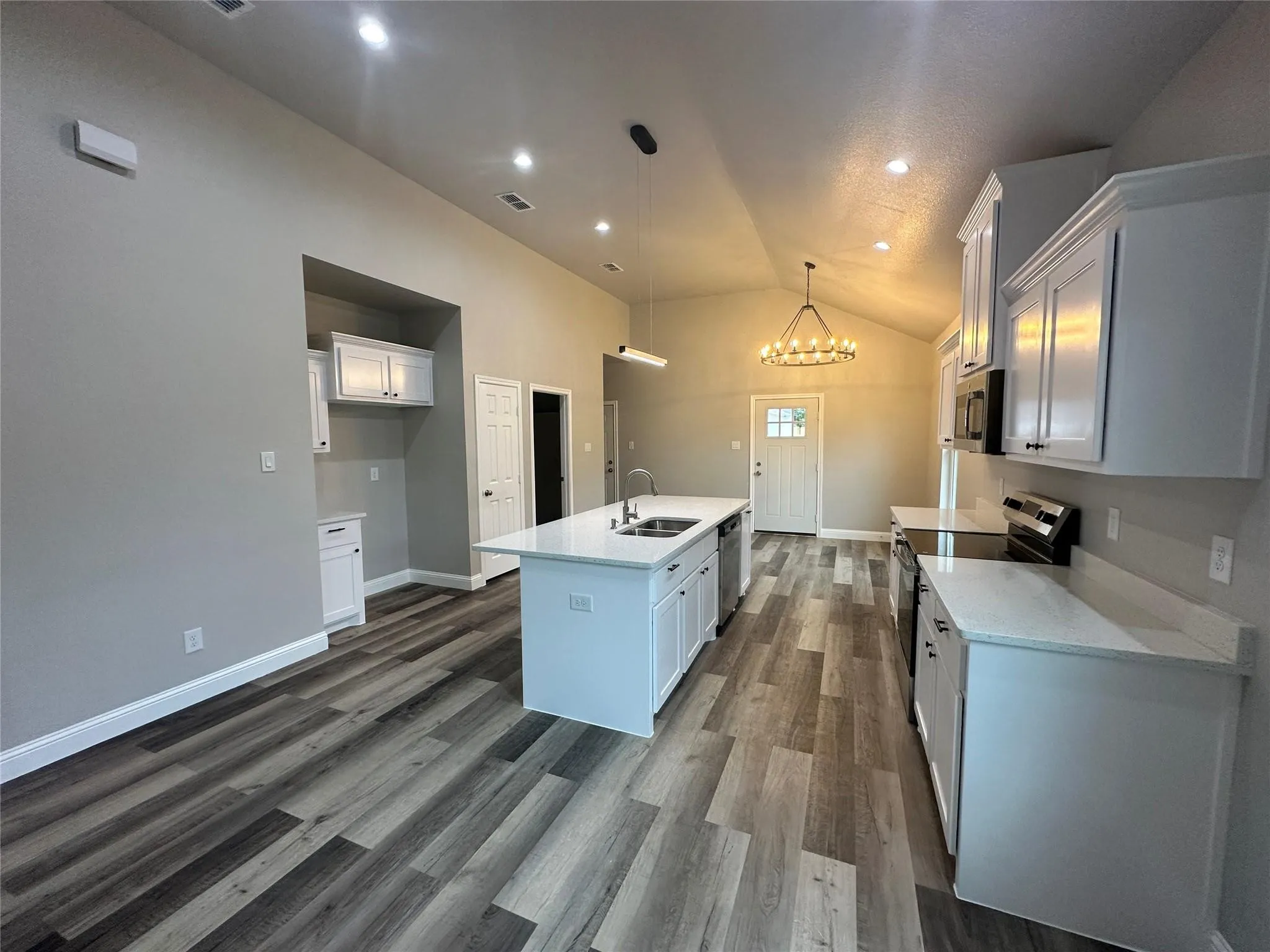 Single Family Residence For Rent in Hunt County , 825 Edgar Street, Greenville, Texas 75401, 3 Bedroom, 2 Bathroom, 2 Garage spaces, 1,439 Sqft, built in 2025, mls#21372536, Real Estate Agent in Greenville, Homes For Rent in Hunt county, Homes For Rent in Greenville, Realtor in Greenville Texas, Real Estate Brokerage Independent Realty Texas, Luminita Cordes Realtor